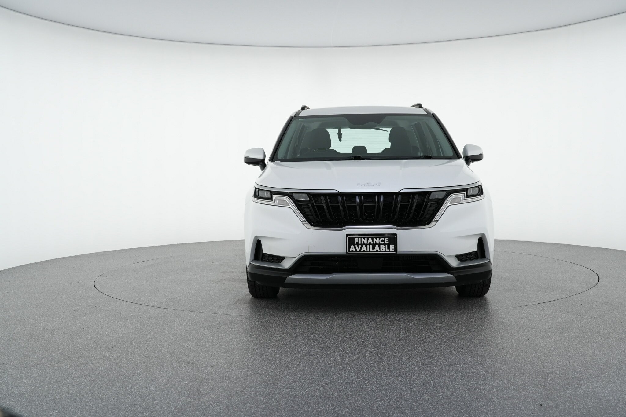 Kia Carnival image 3