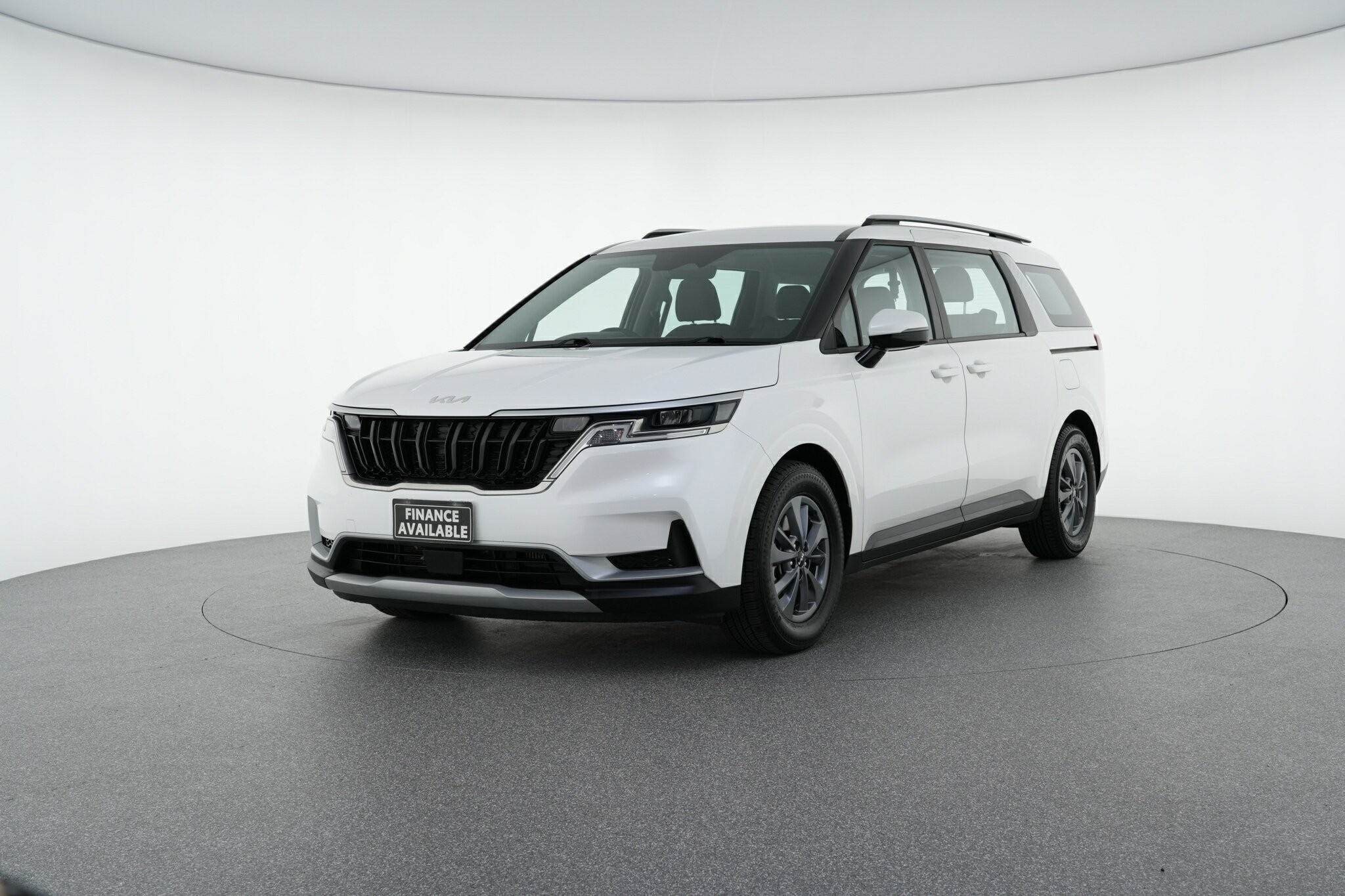 Kia Carnival image 4