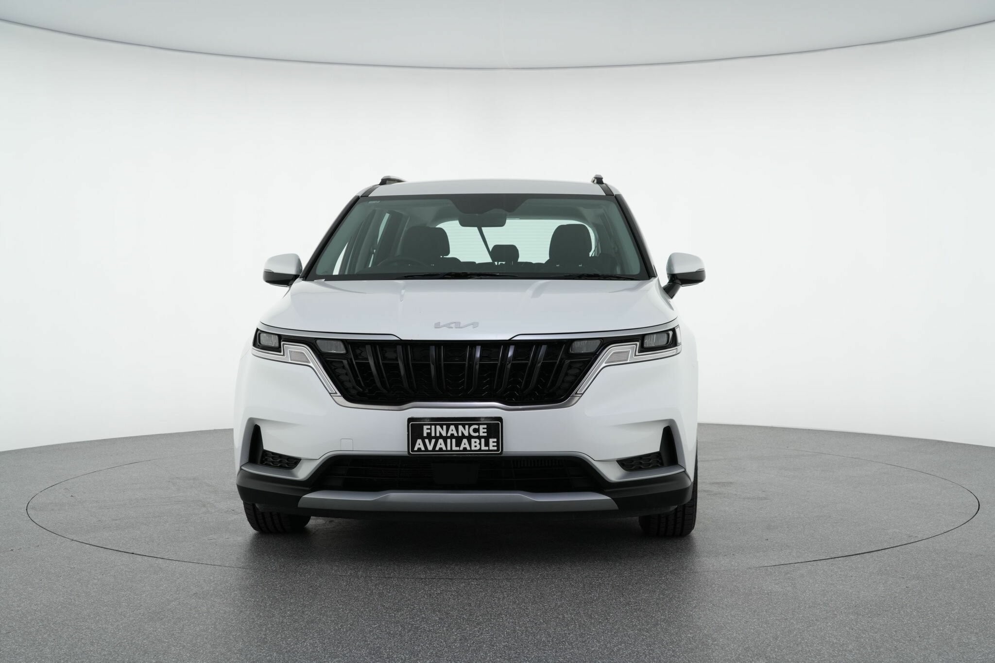 Kia Carnival image 3