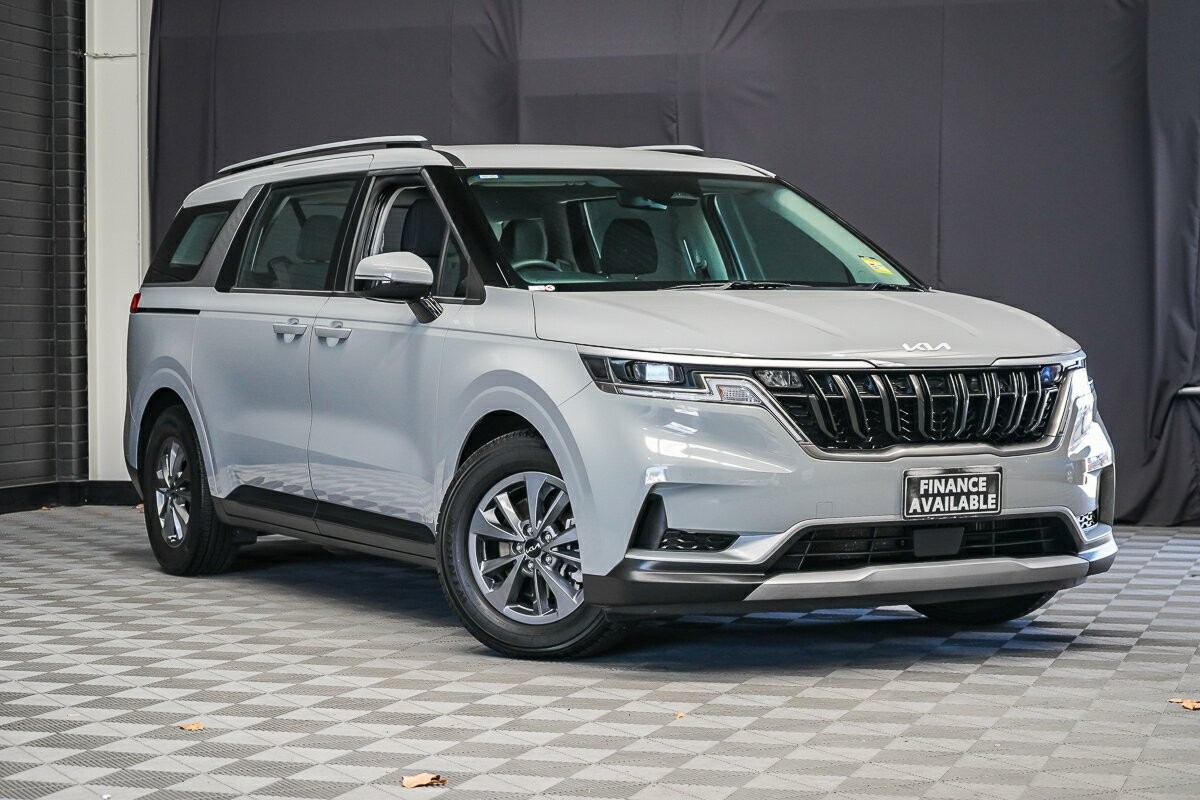 Kia Carnival image 1