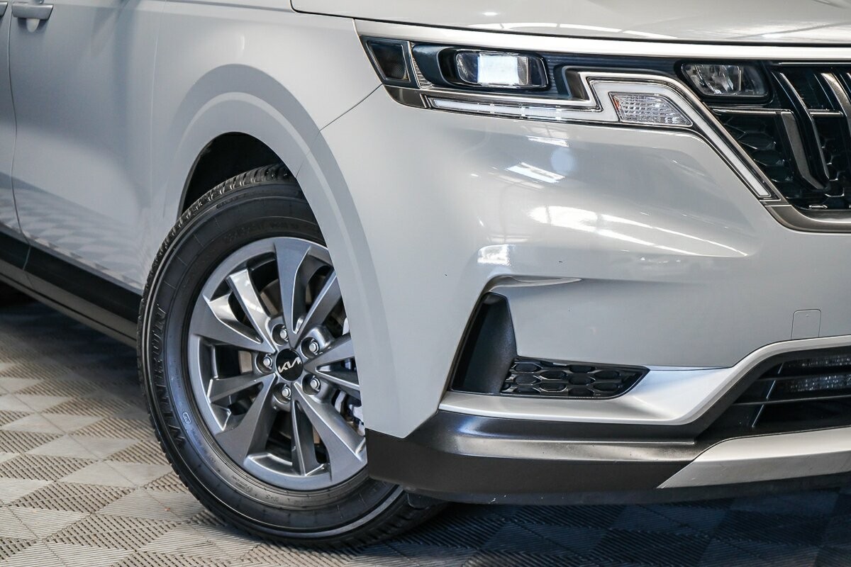 Kia Carnival image 2