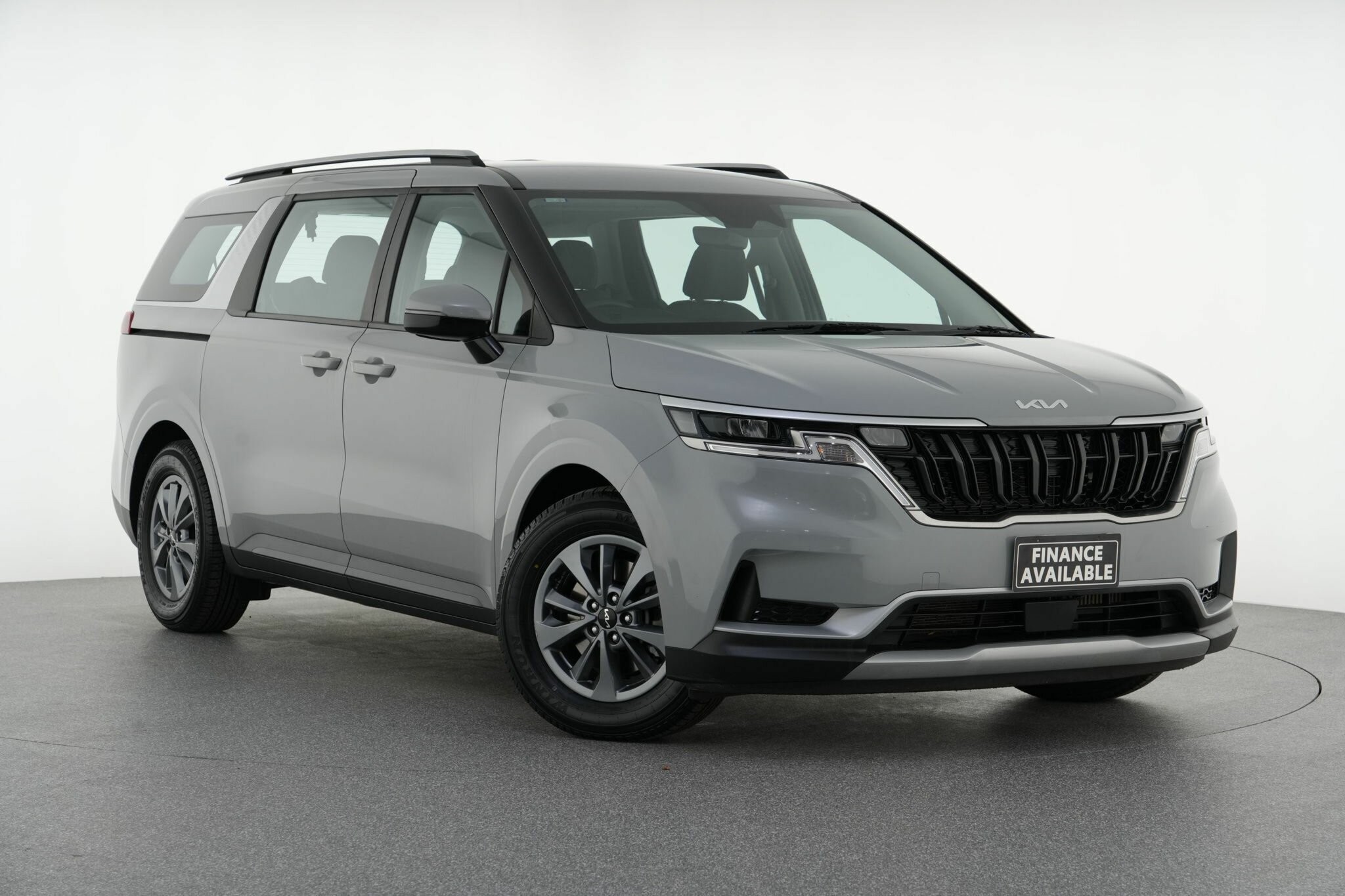 Kia Carnival image 1