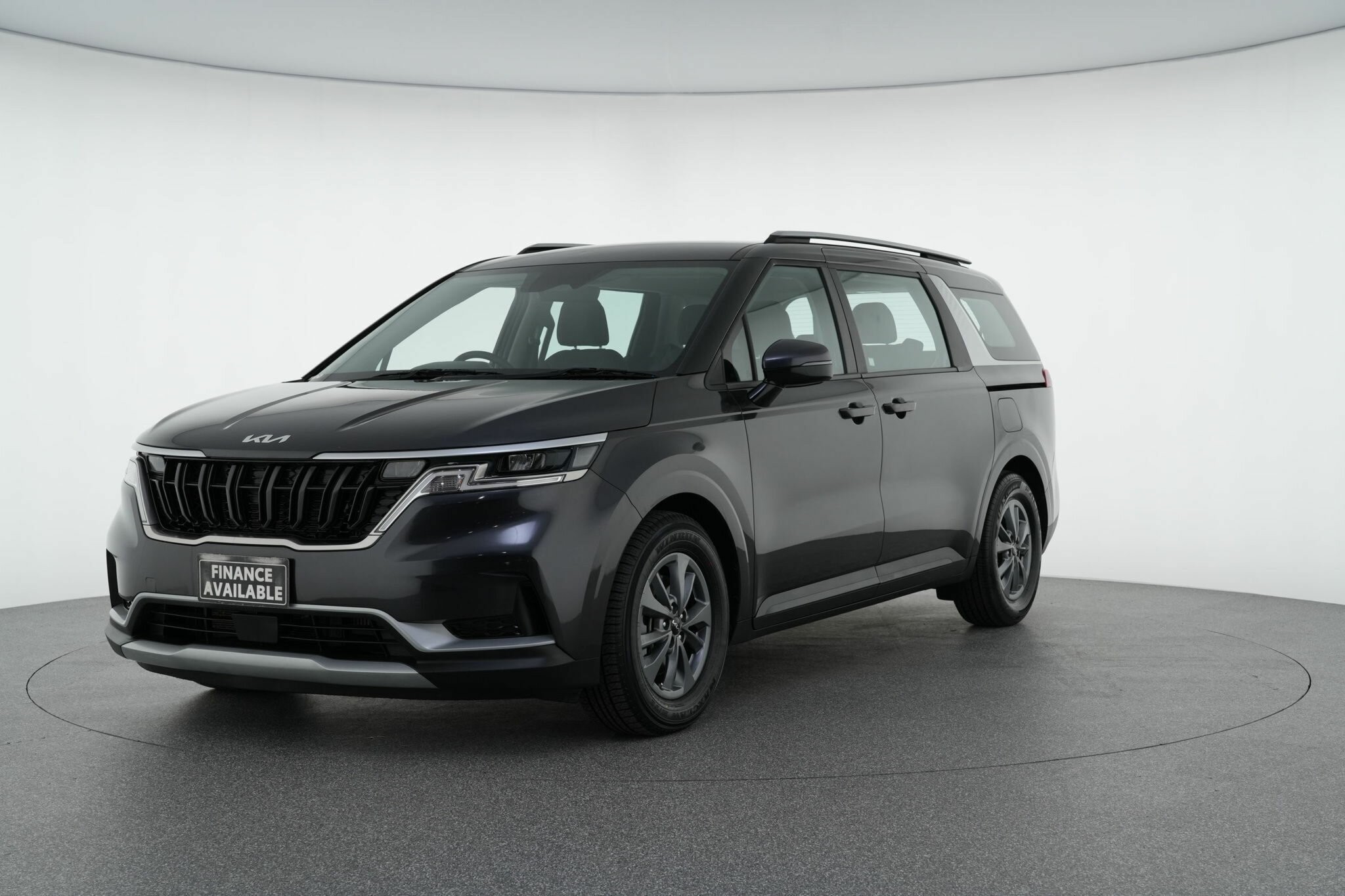 Kia Carnival image 4