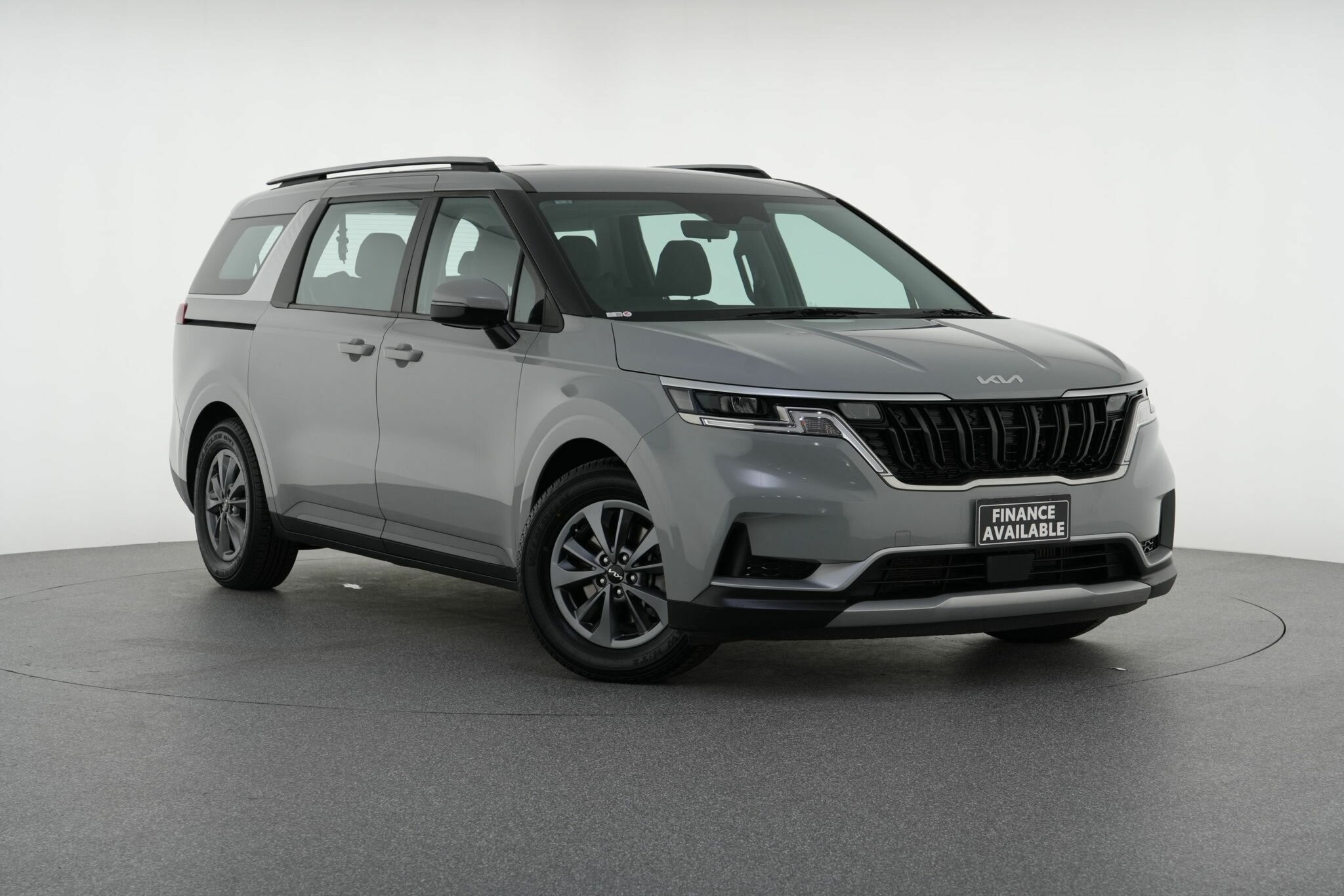 Kia Carnival image 1