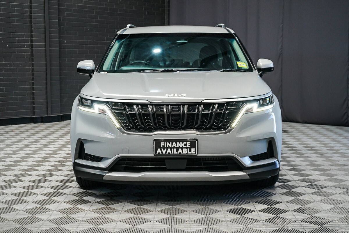 Kia Carnival image 3