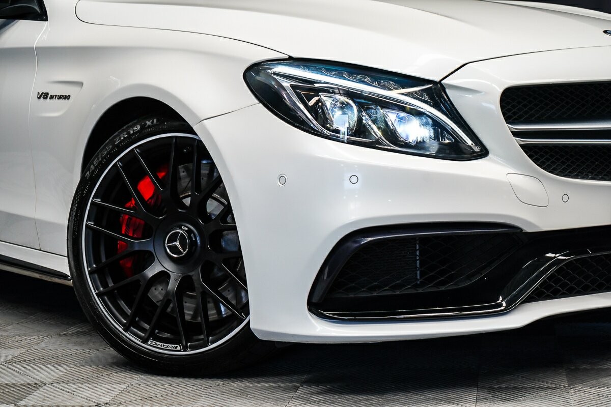 Mercedes Benz C-class image 2