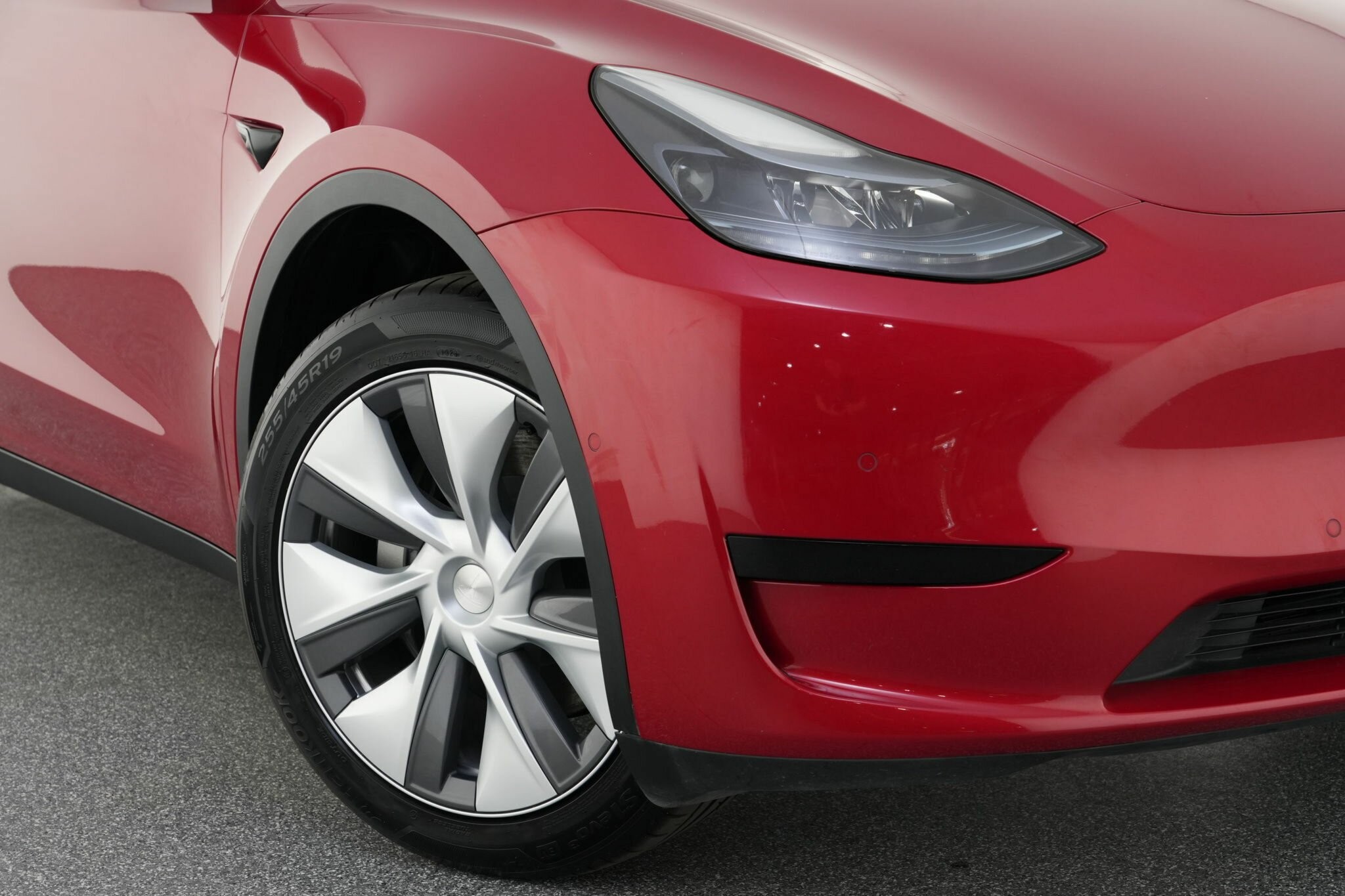 Tesla Model Y image 2