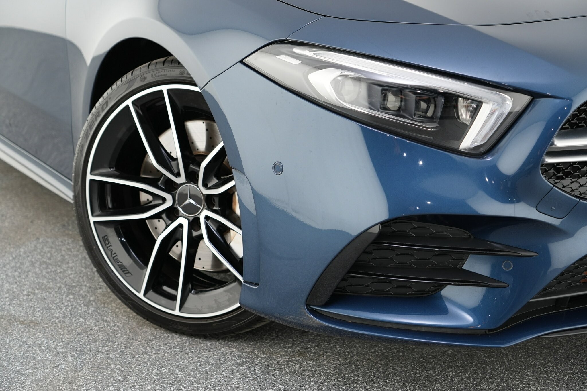 Mercedes Benz A-class image 2