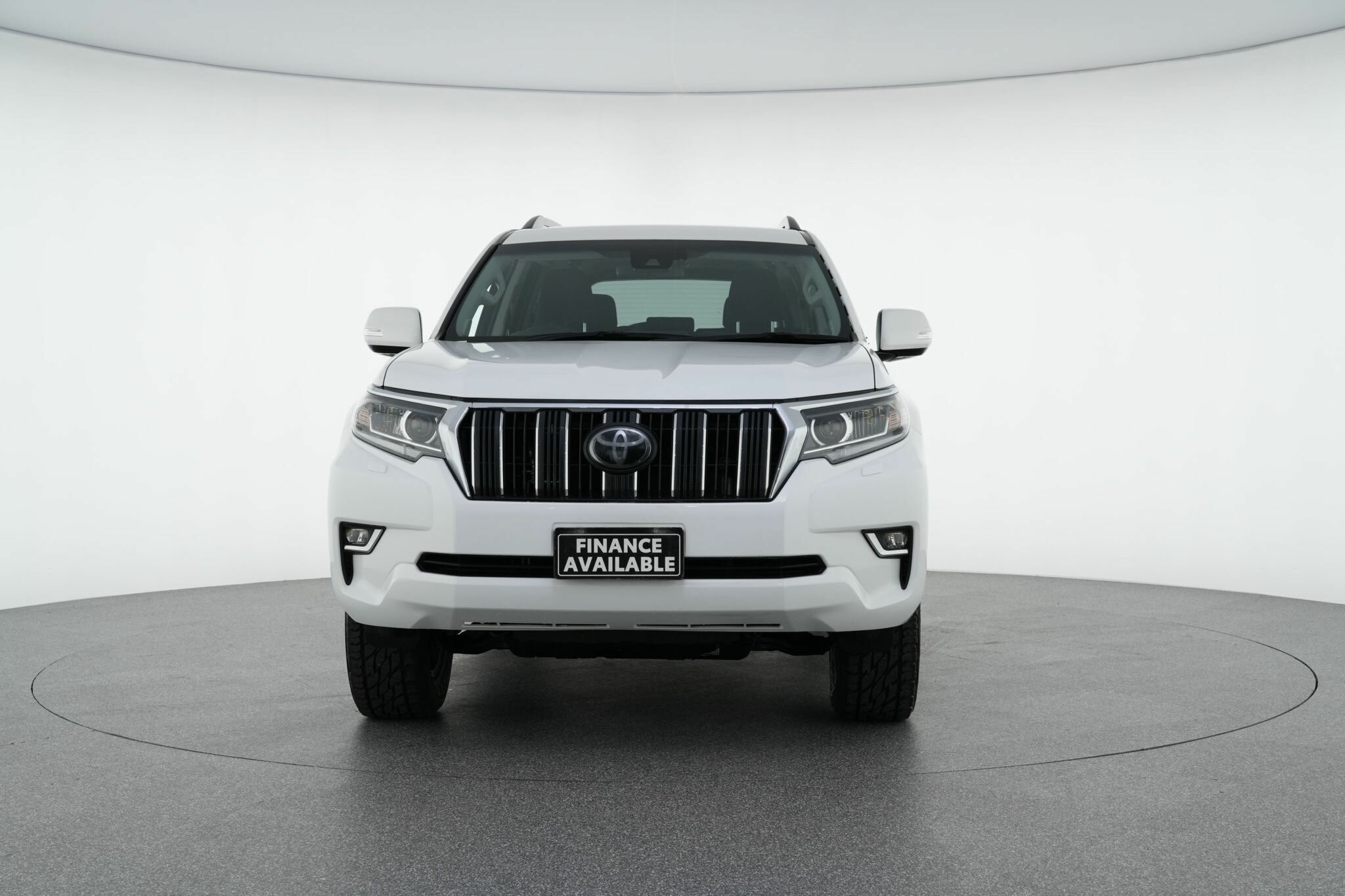 Toyota Landcruiser Prado image 3