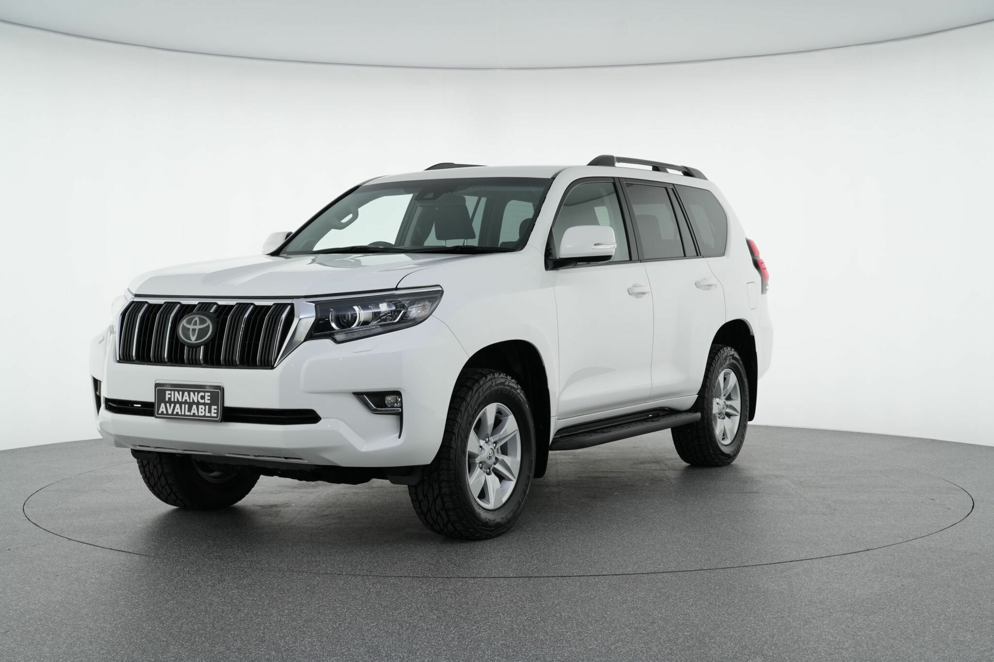 Toyota Landcruiser Prado image 4