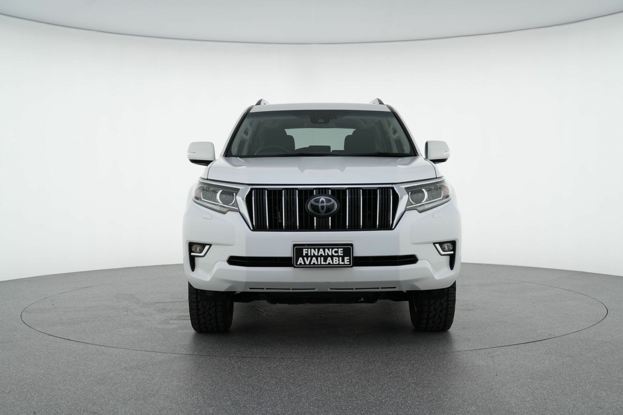 Toyota Landcruiser Prado image 3