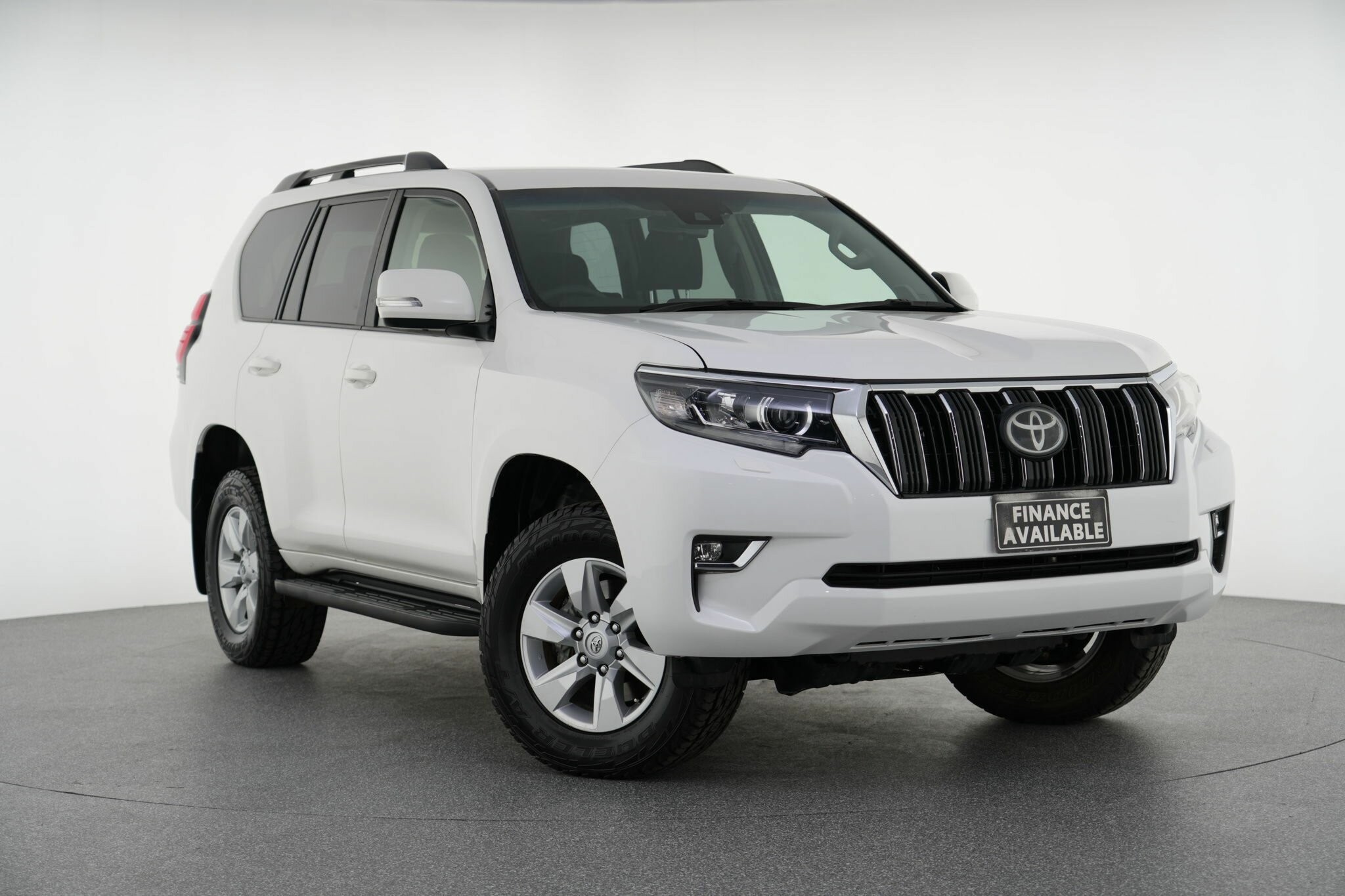 Toyota Landcruiser Prado image 1
