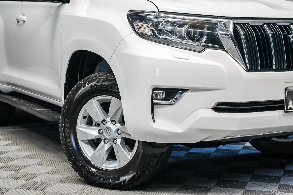 Toyota Landcruiser Prado image 2