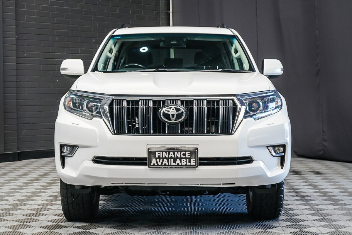 Toyota Landcruiser Prado image 3
