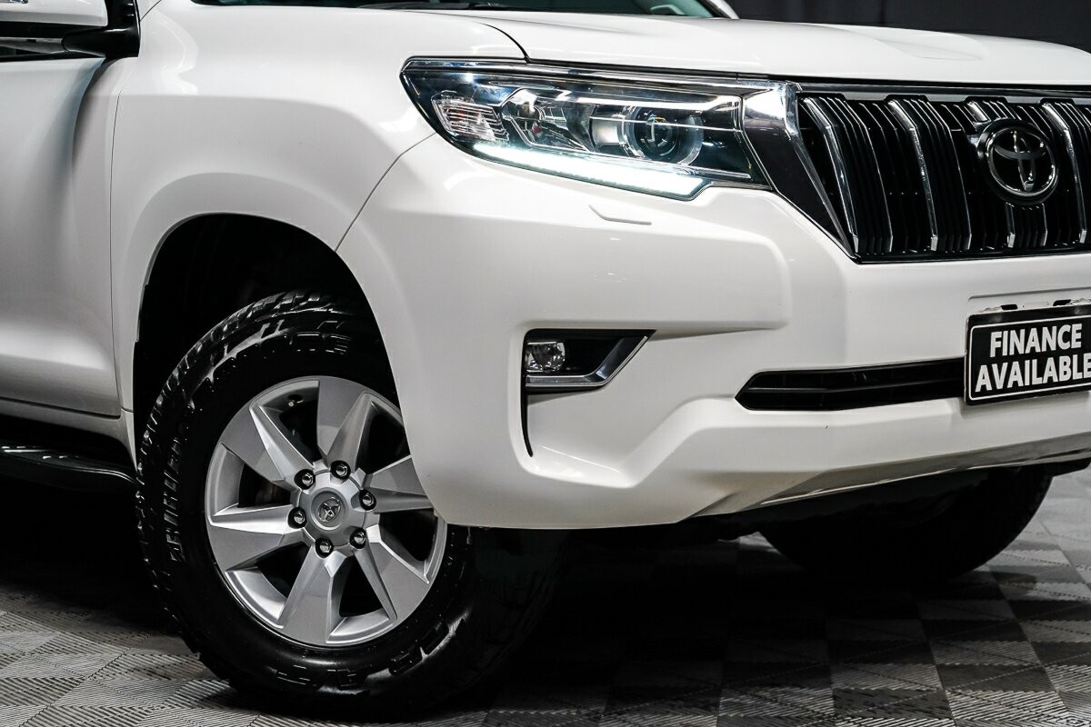 Toyota Landcruiser Prado image 2