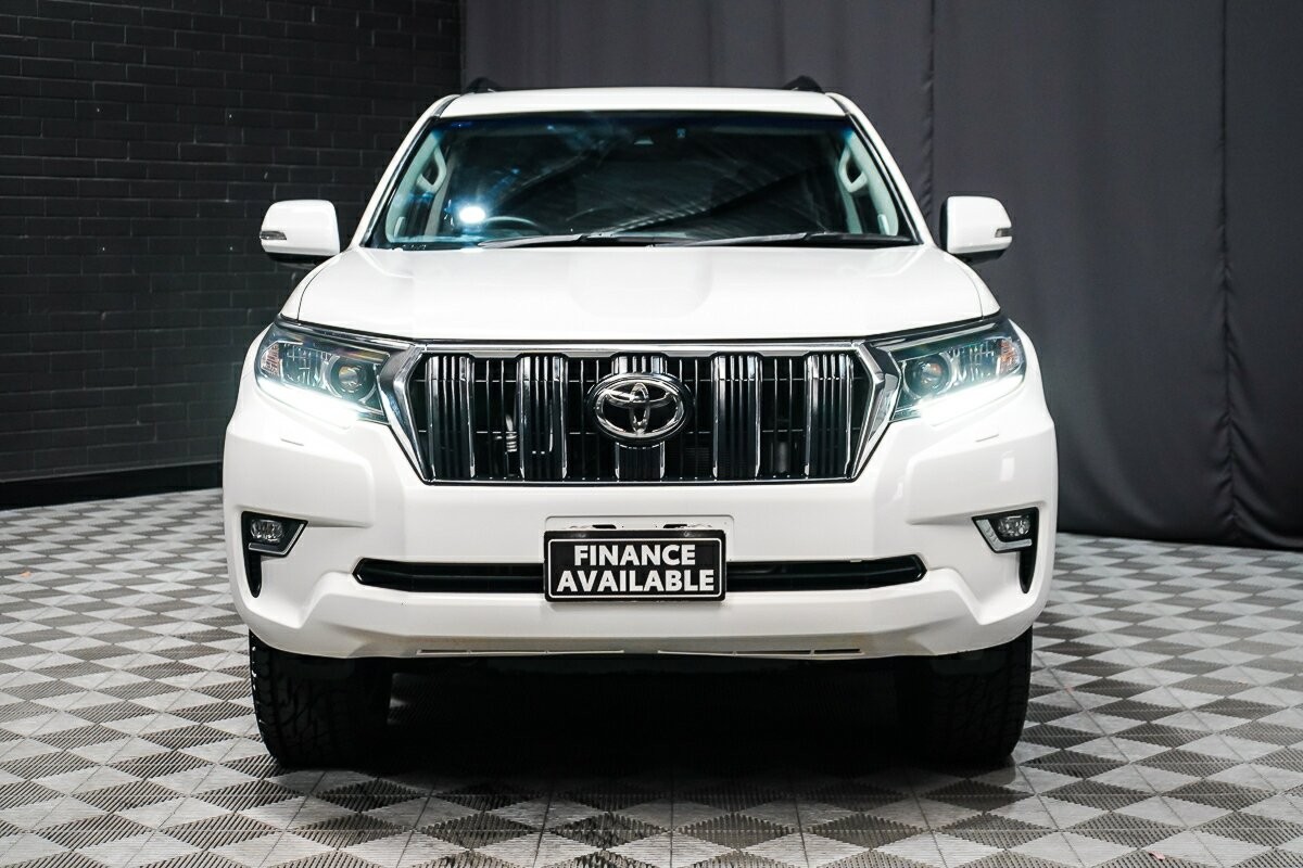 Toyota Landcruiser Prado image 3