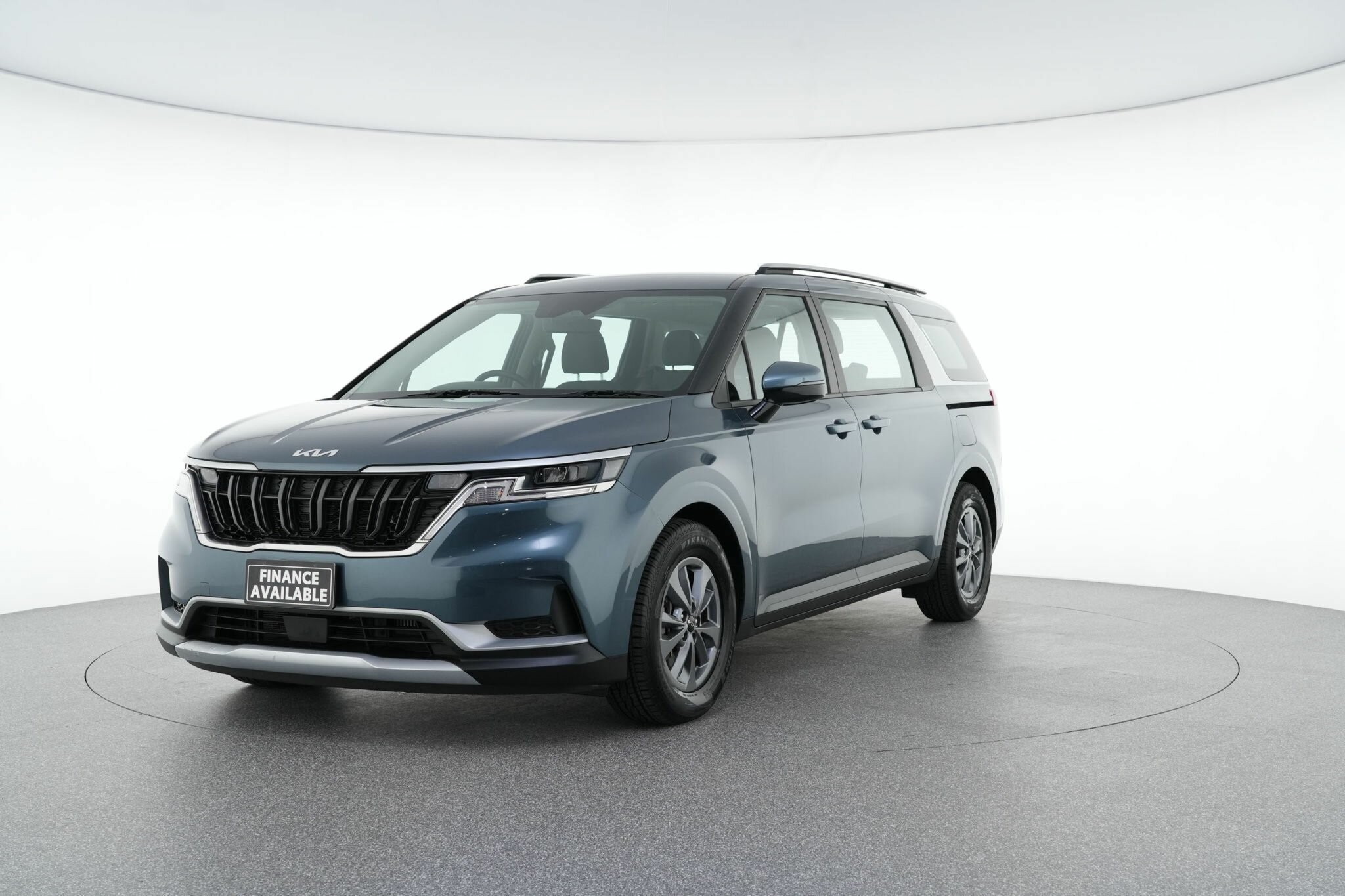 Kia Carnival image 4