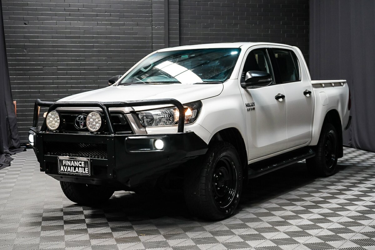 Toyota Hilux image 4