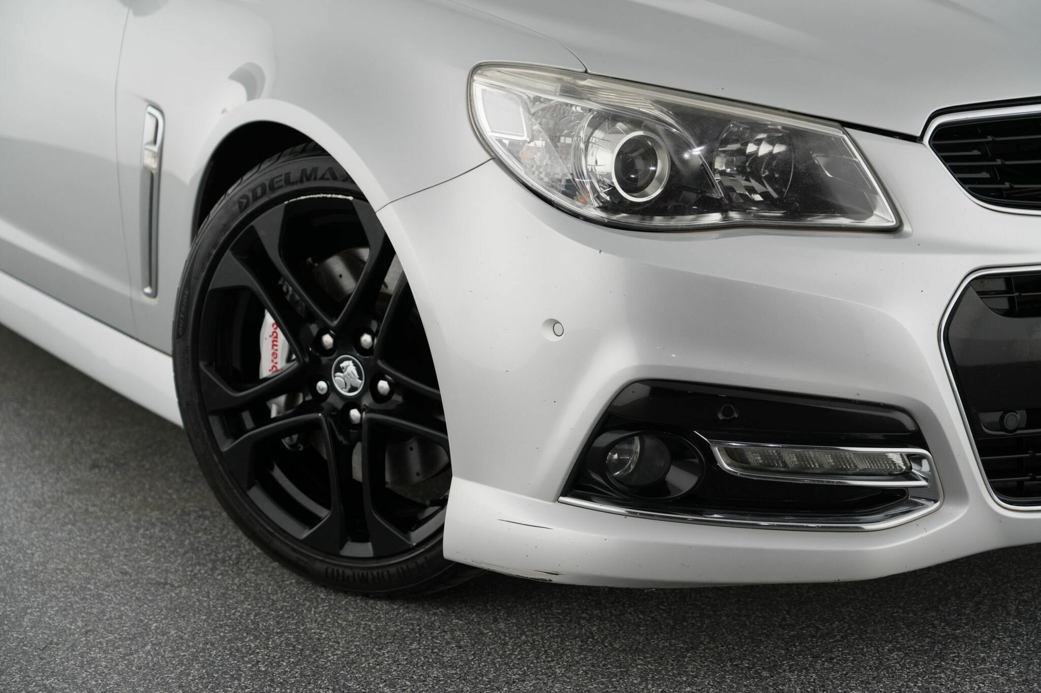 Holden Commodore image 2