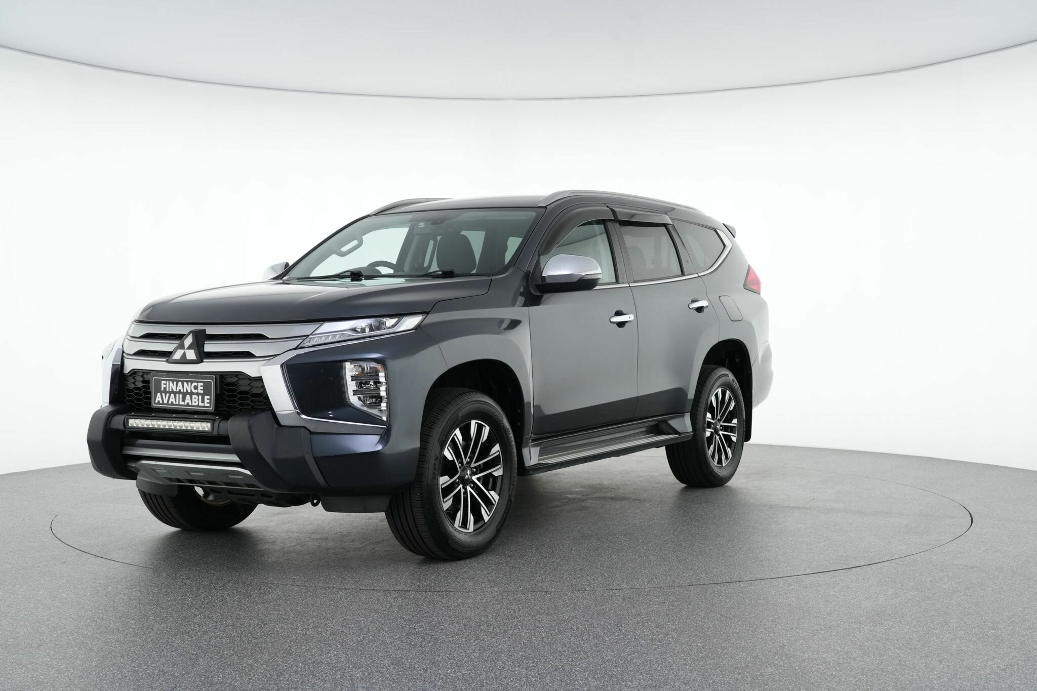 Mitsubishi Pajero Sport image 4