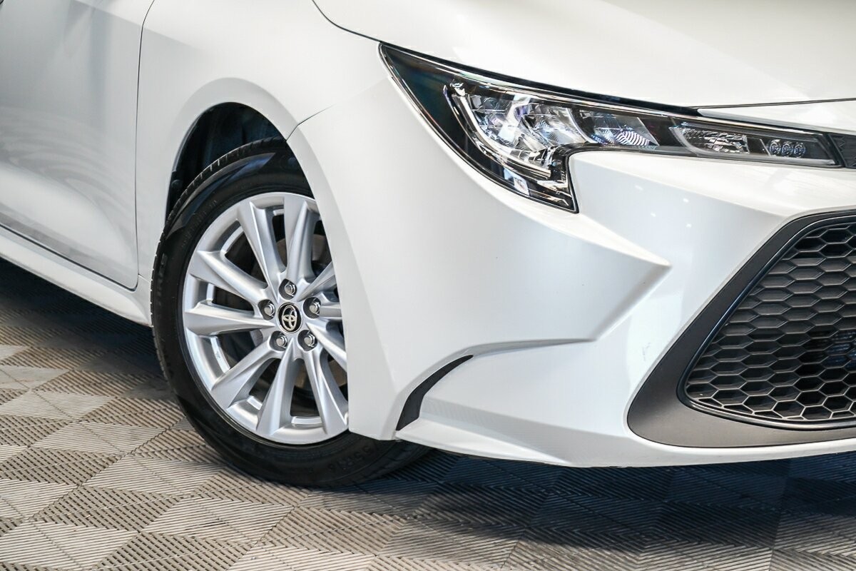 Toyota Corolla image 2