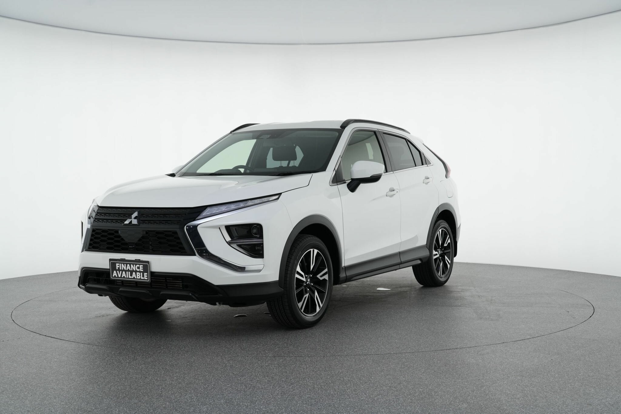 Mitsubishi Eclipse Cross image 4