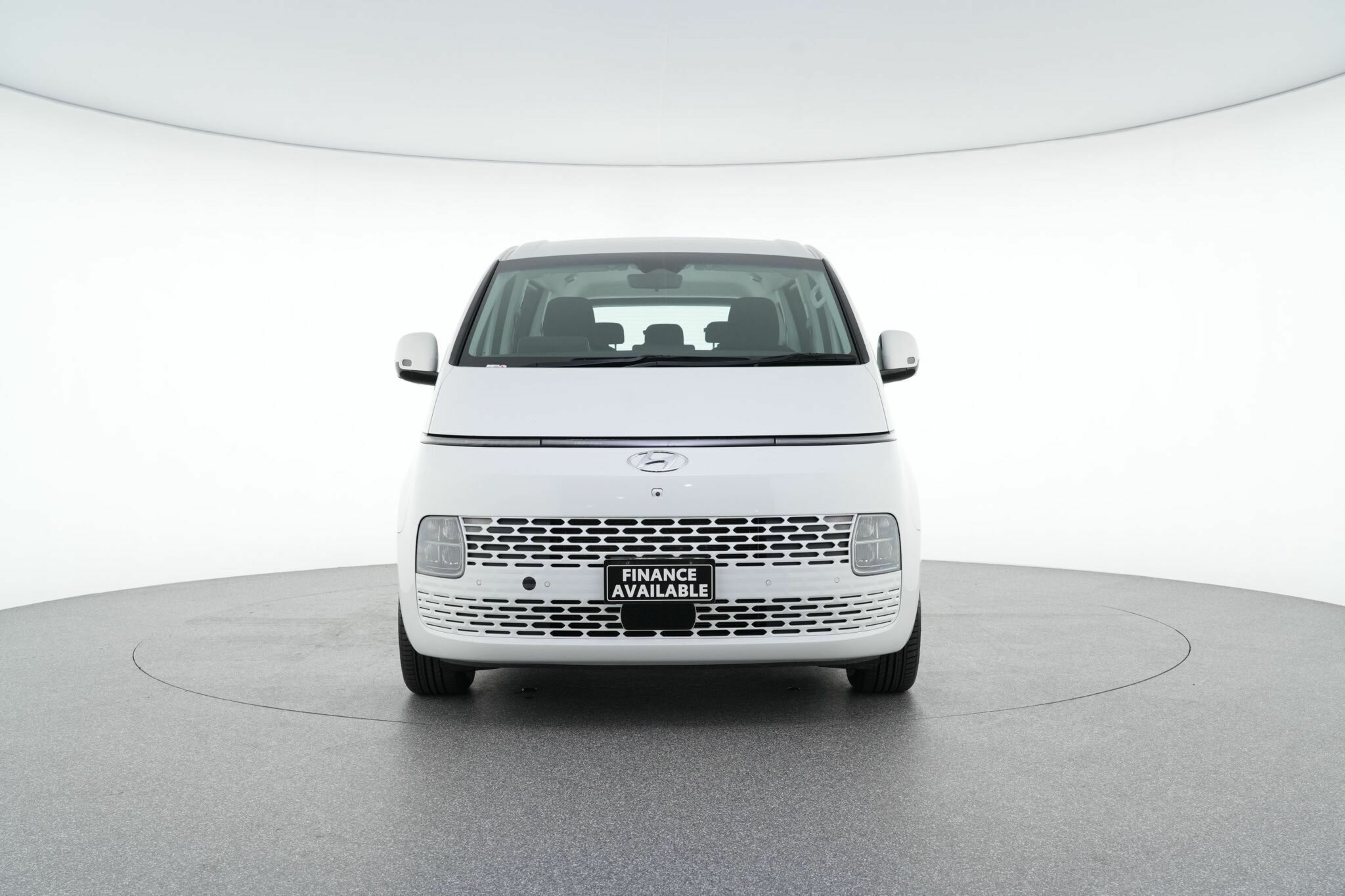 Hyundai Staria image 3