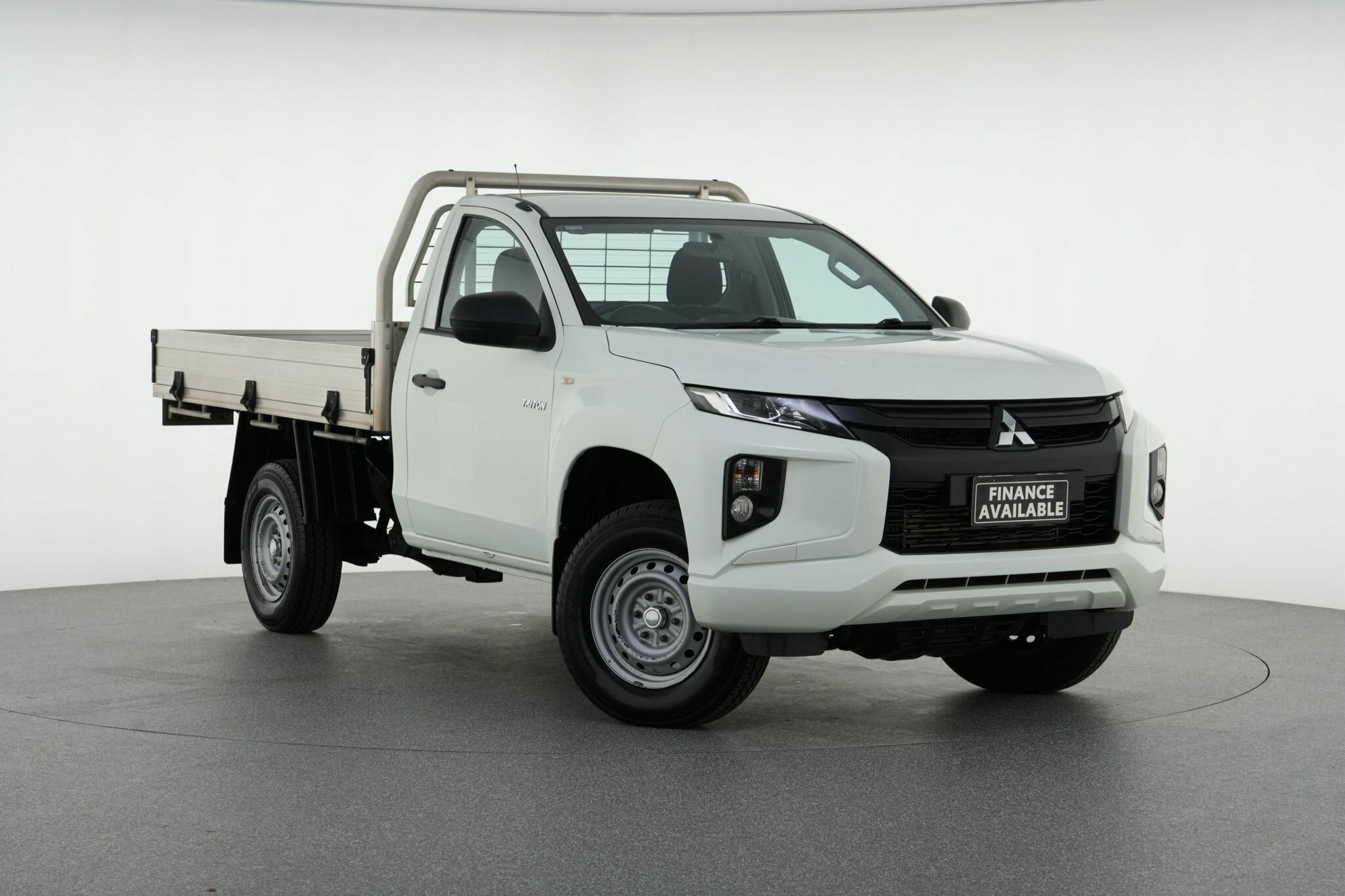 Mitsubishi Triton image 1