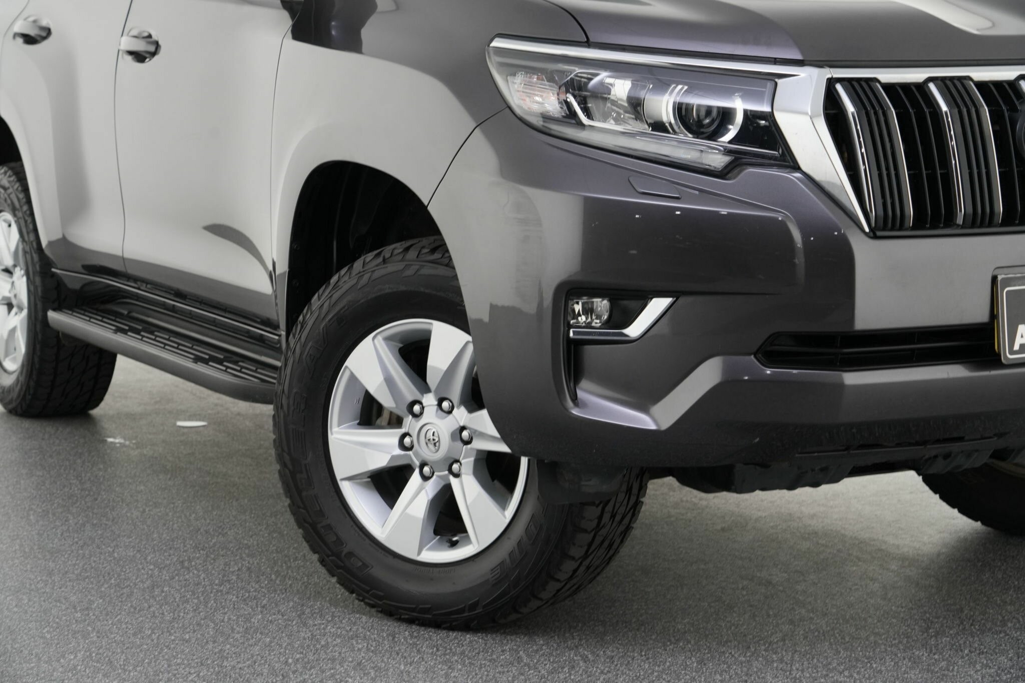 Toyota Landcruiser Prado image 2