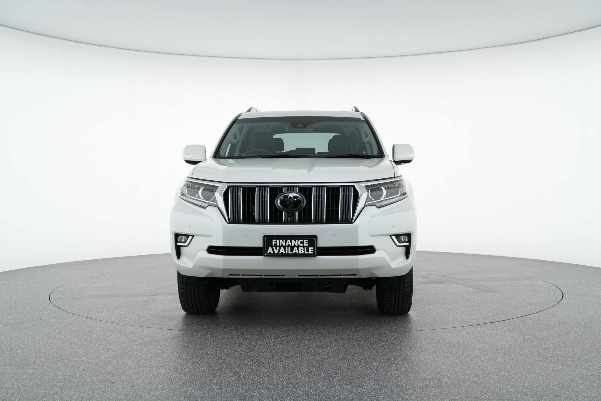 Toyota Landcruiser Prado image 3