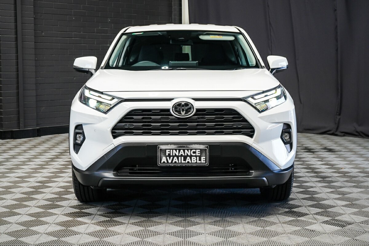 Toyota Rav4 image 3
