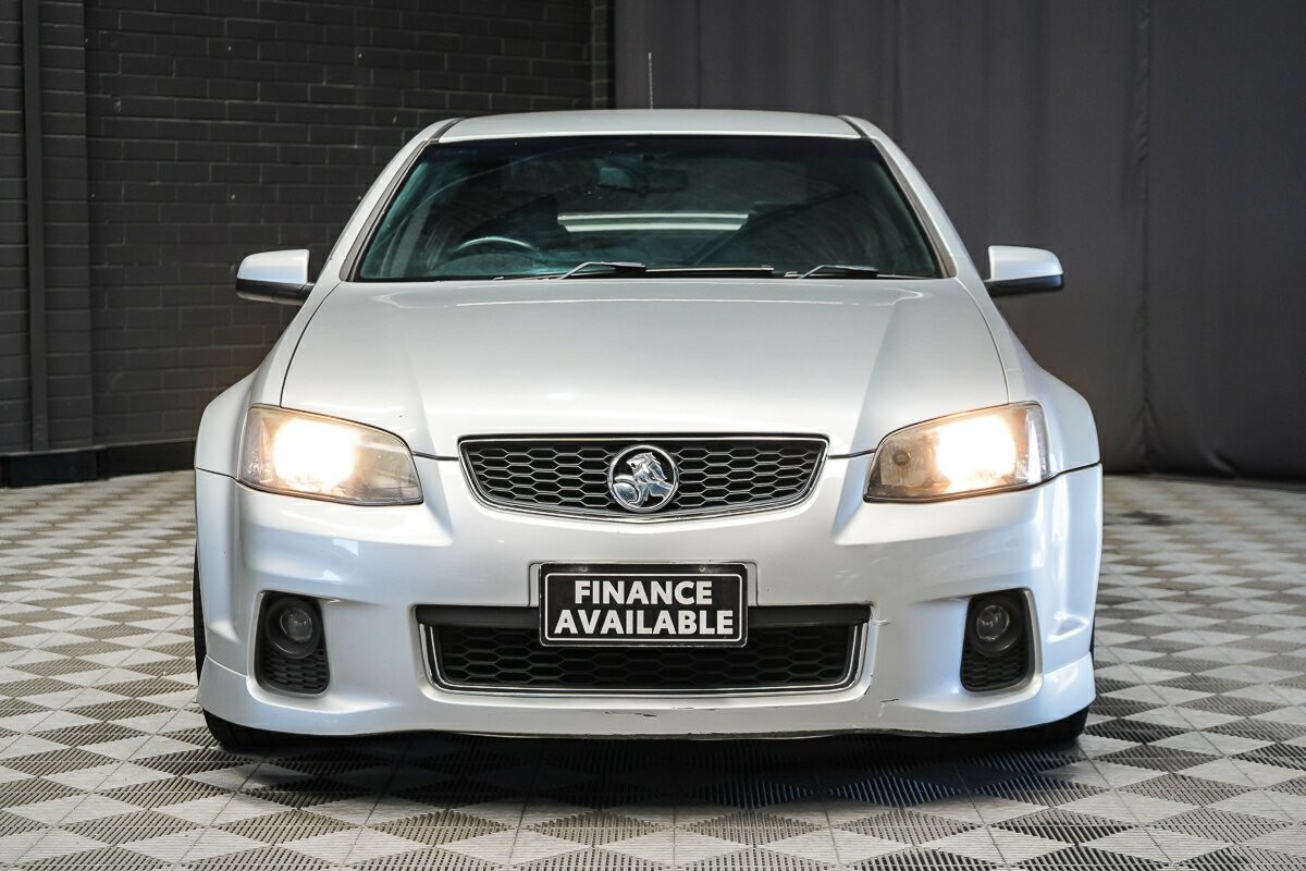 Holden Commodore image 3