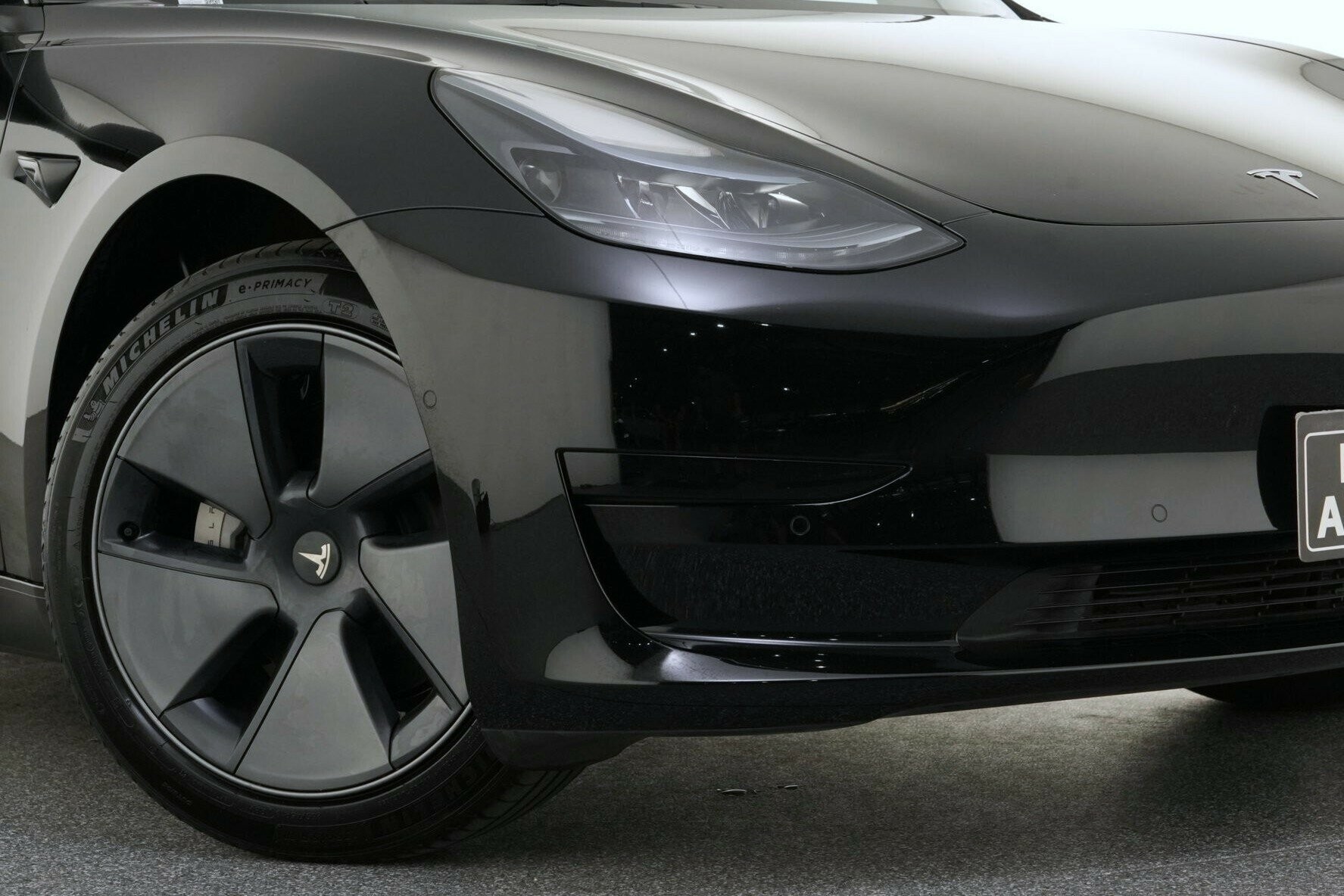 Tesla Model 3 image 2