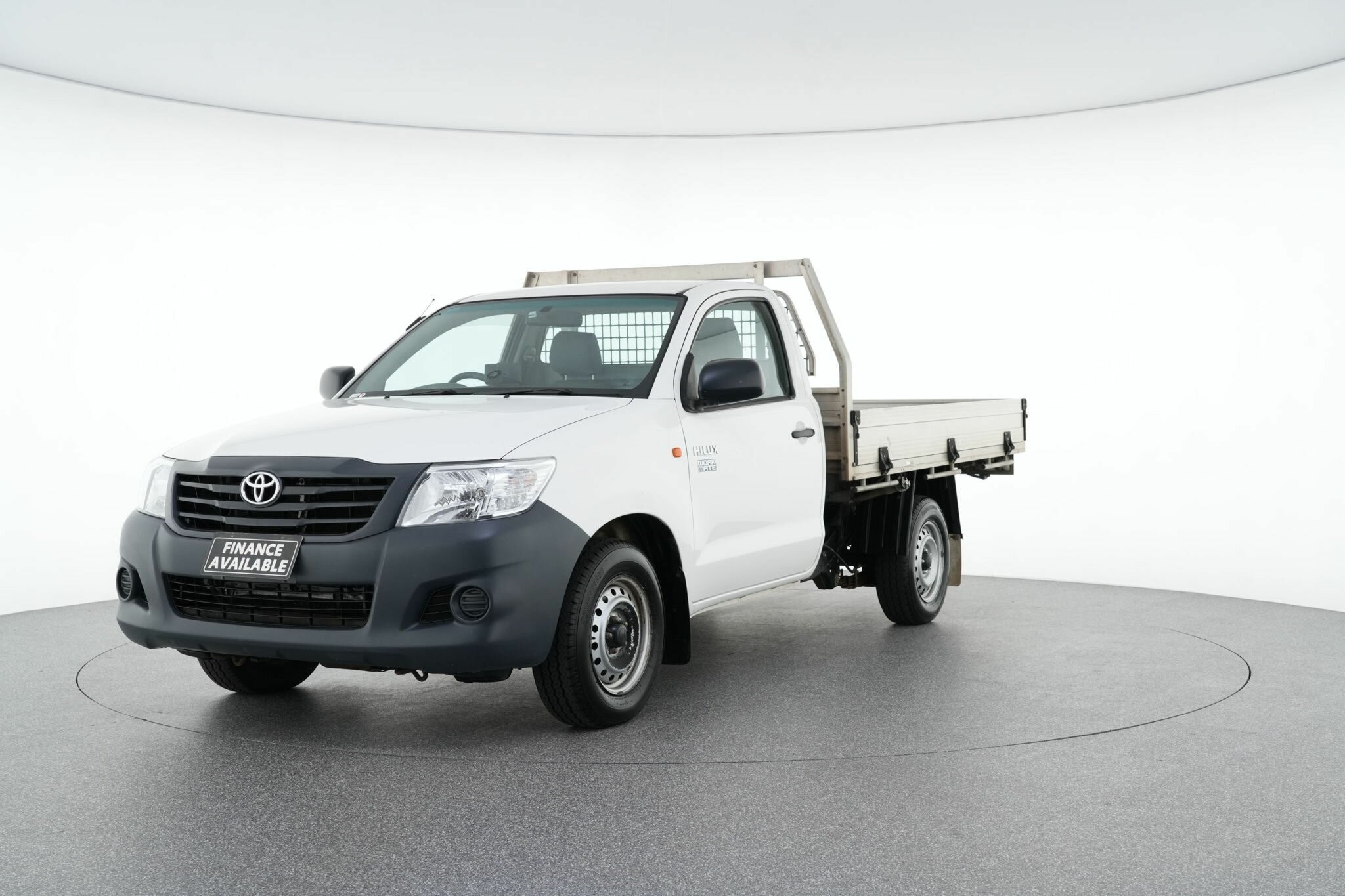 Toyota Hilux image 2