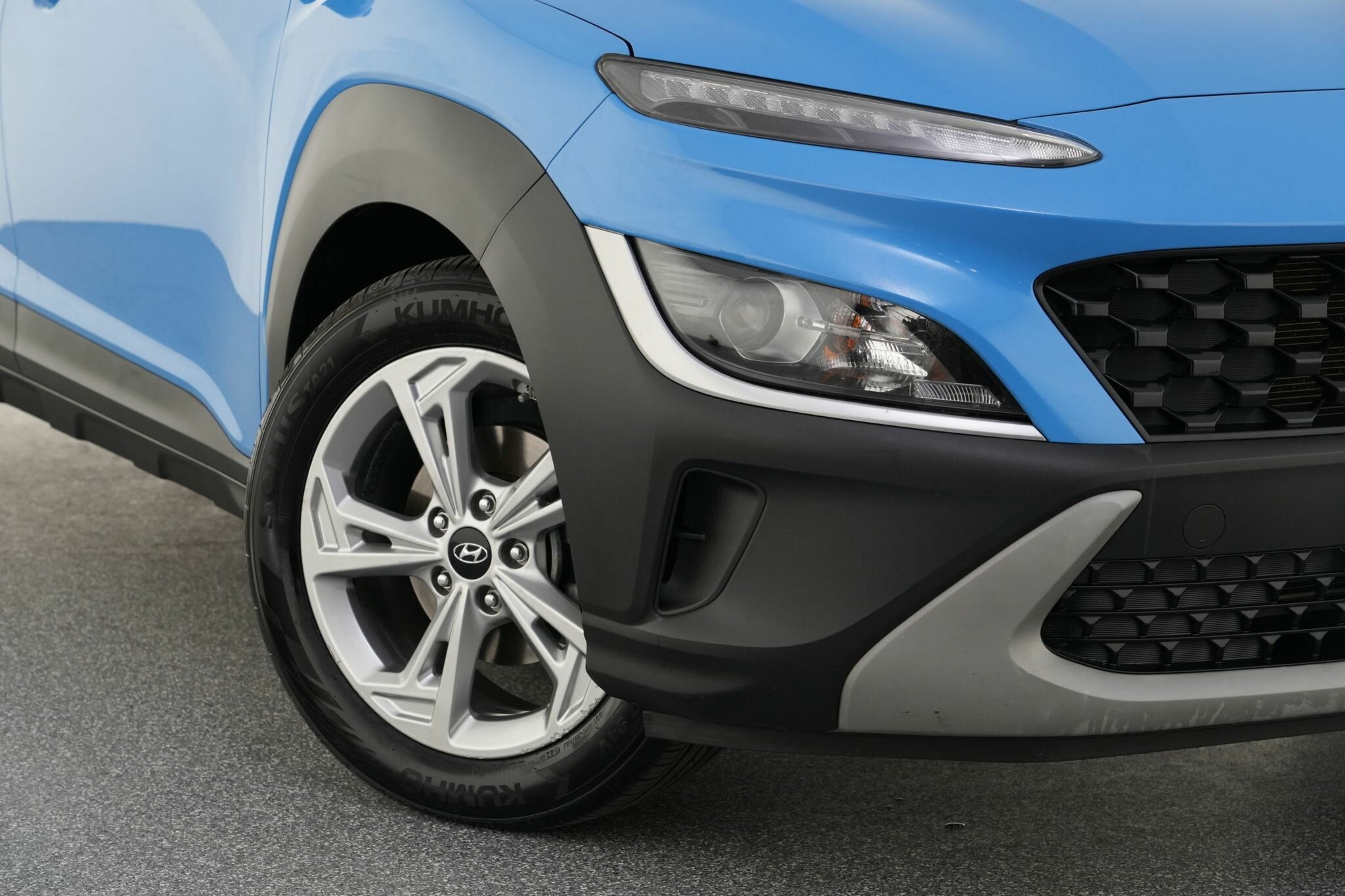 Hyundai Kona image 2