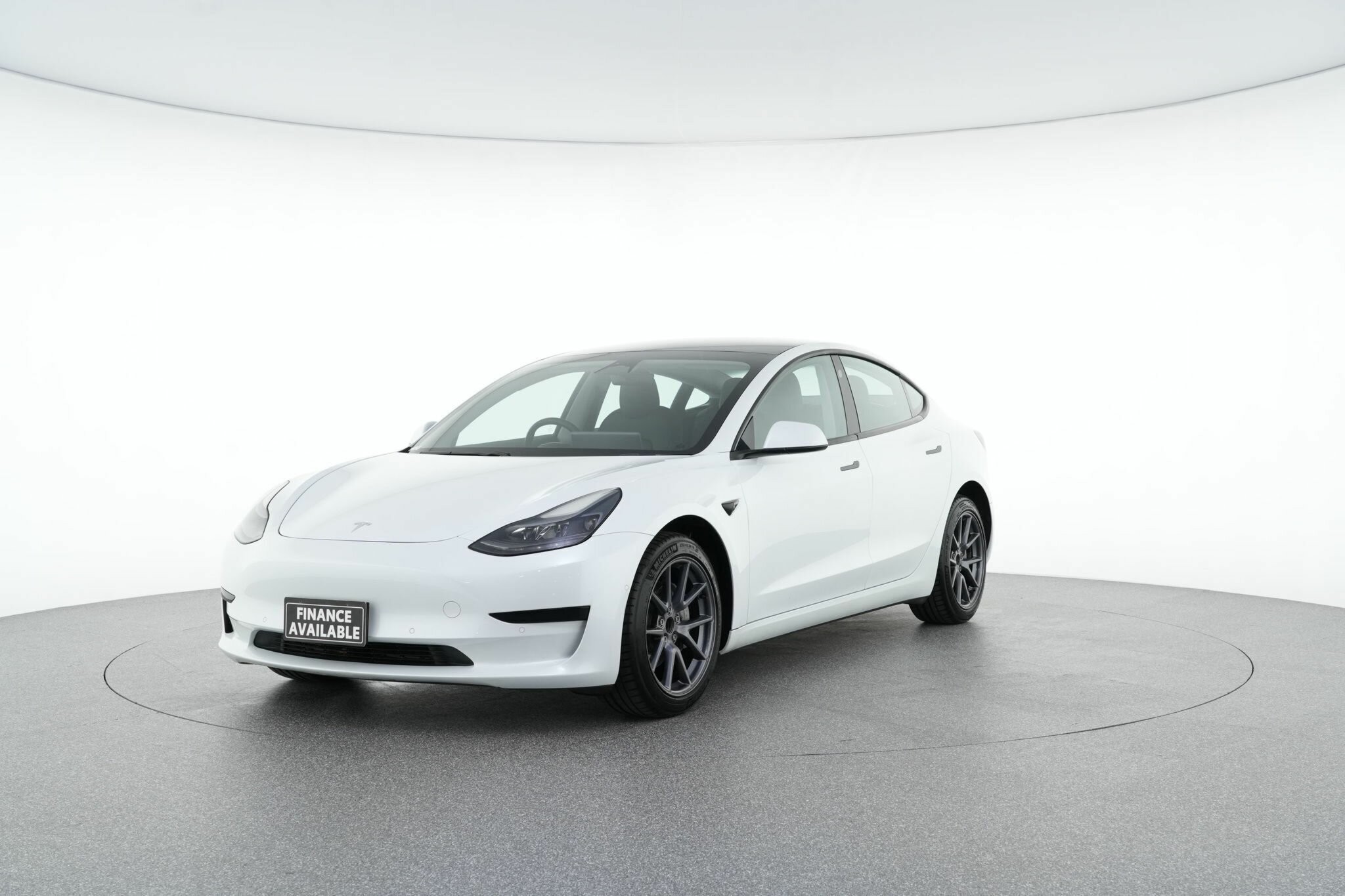 Tesla Model 3 image 4