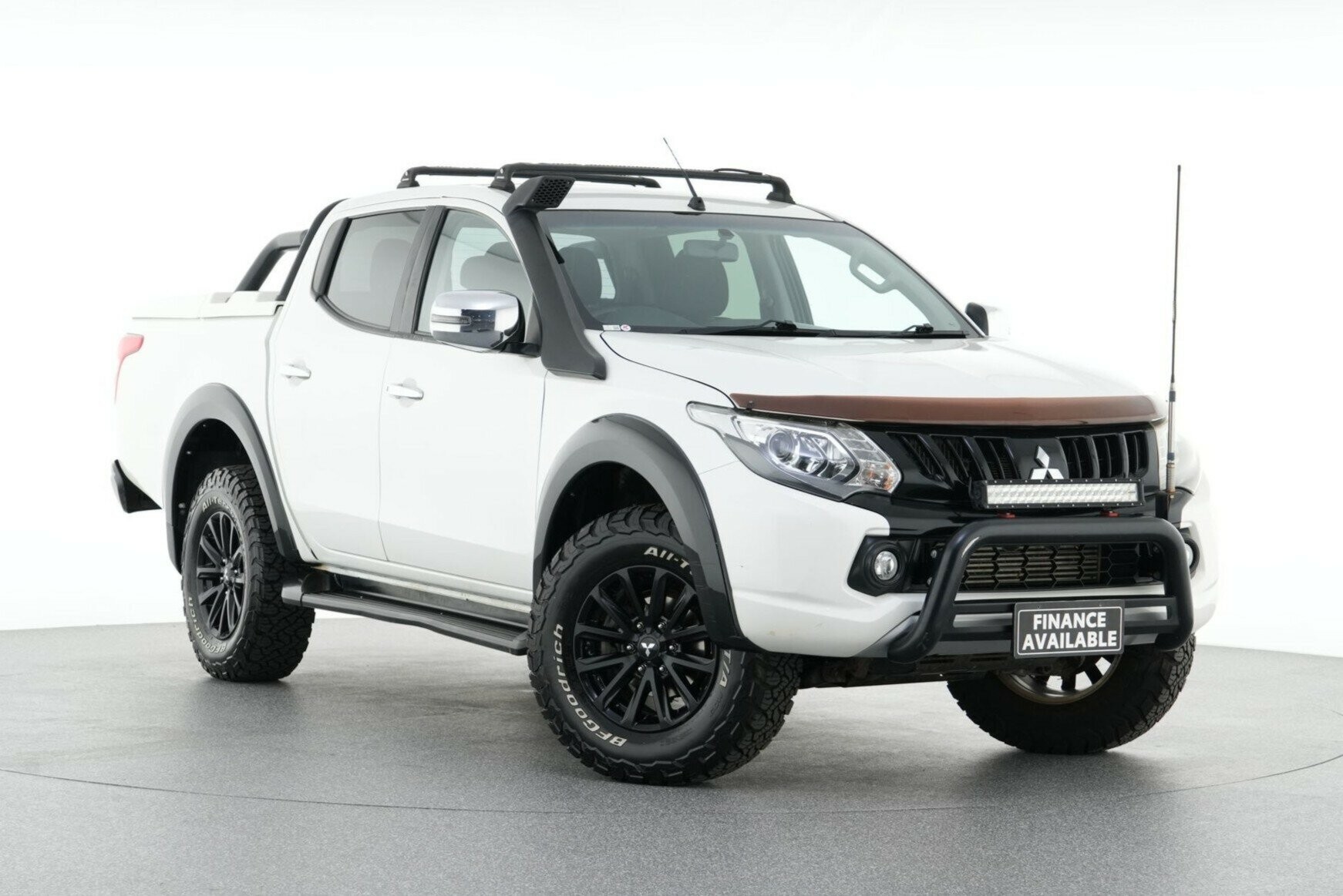 Mitsubishi Triton image 1