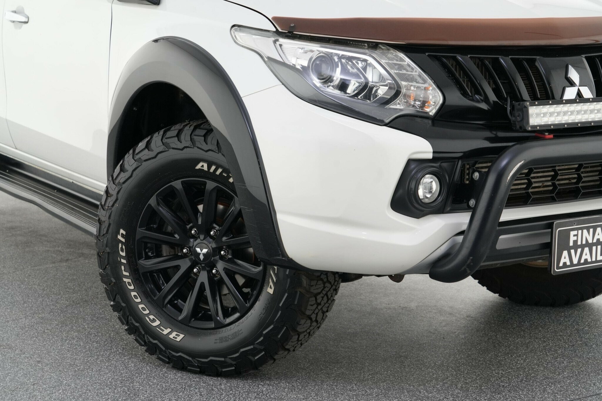 Mitsubishi Triton image 2