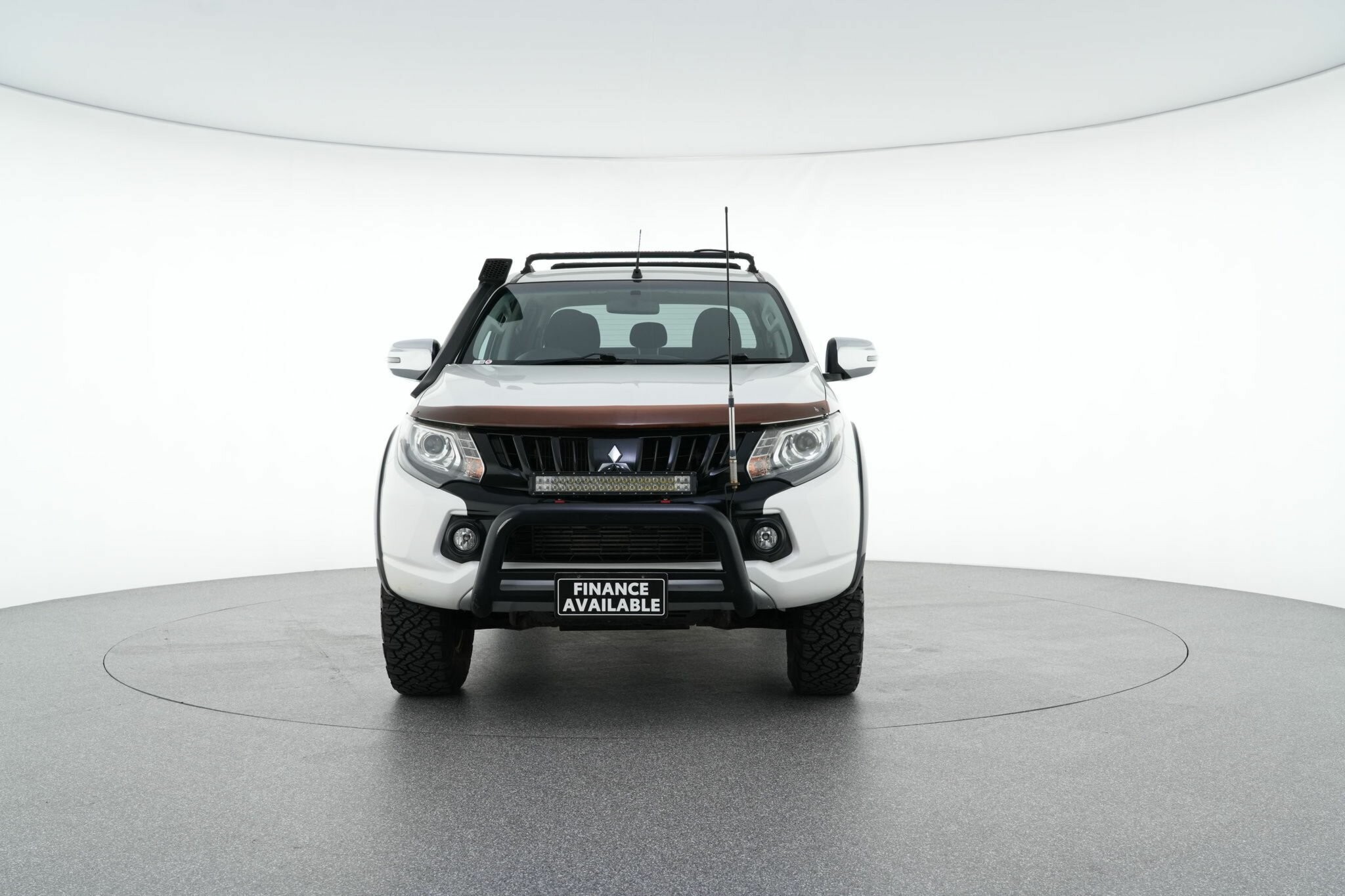 Mitsubishi Triton image 3