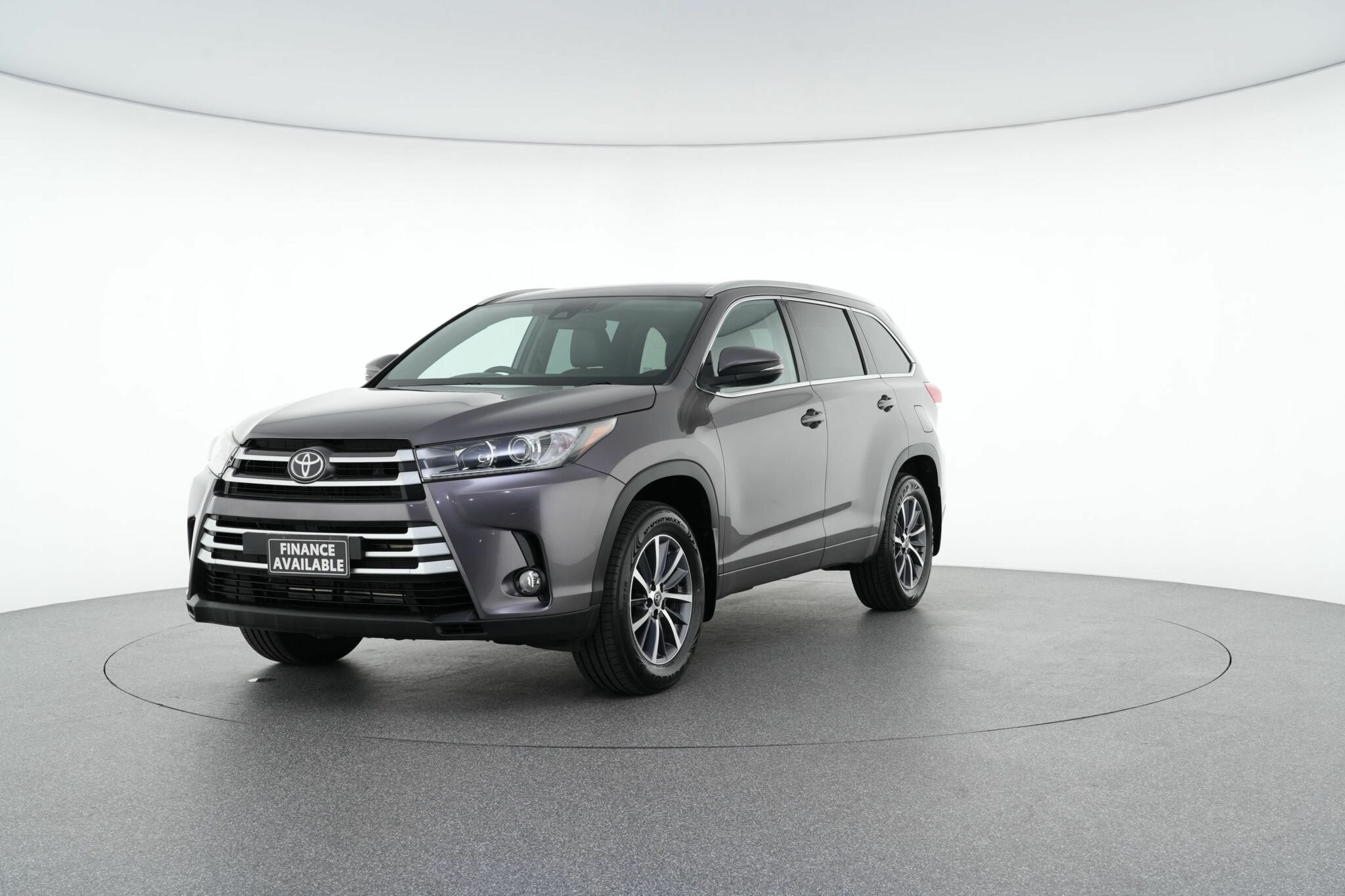 Toyota Kluger image 4