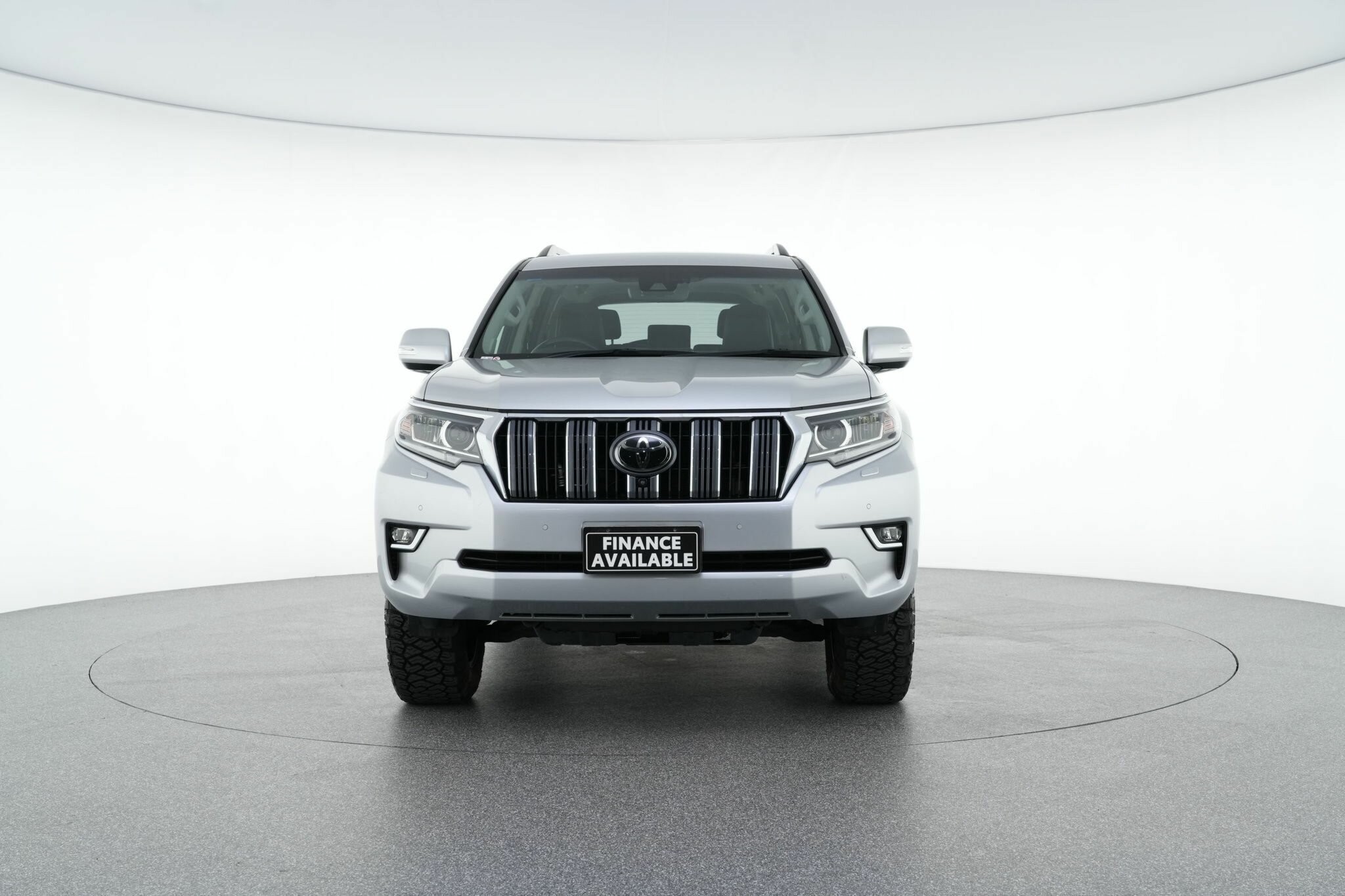 Toyota Landcruiser Prado image 3