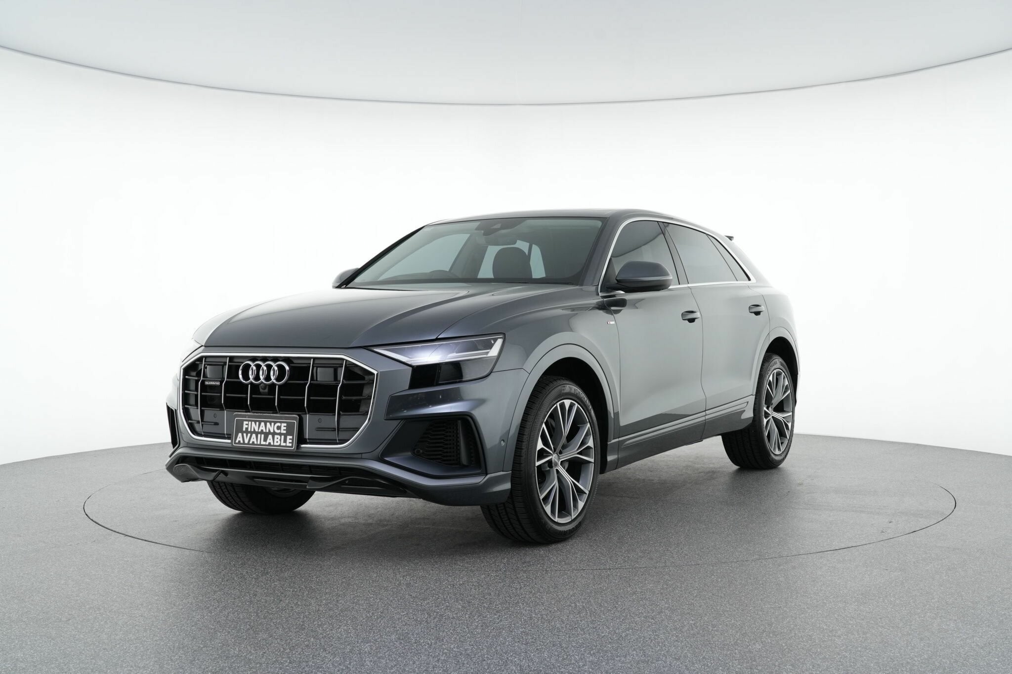 Audi Q8 image 4