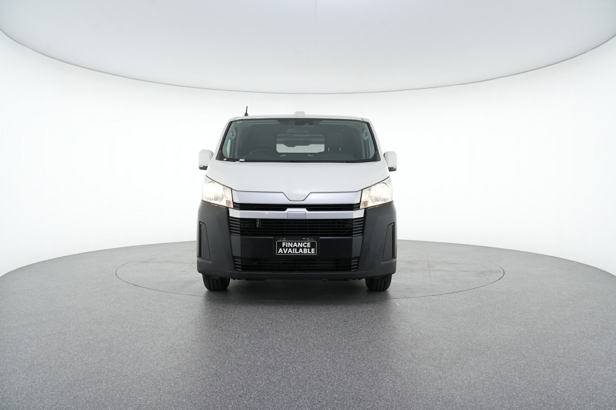 Toyota Hiace image 3