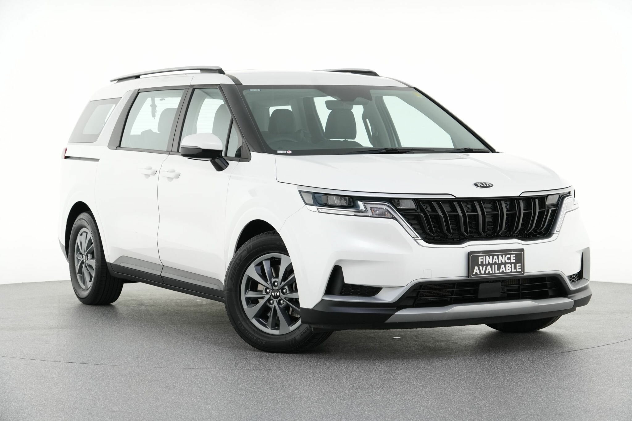 Kia Carnival image 1