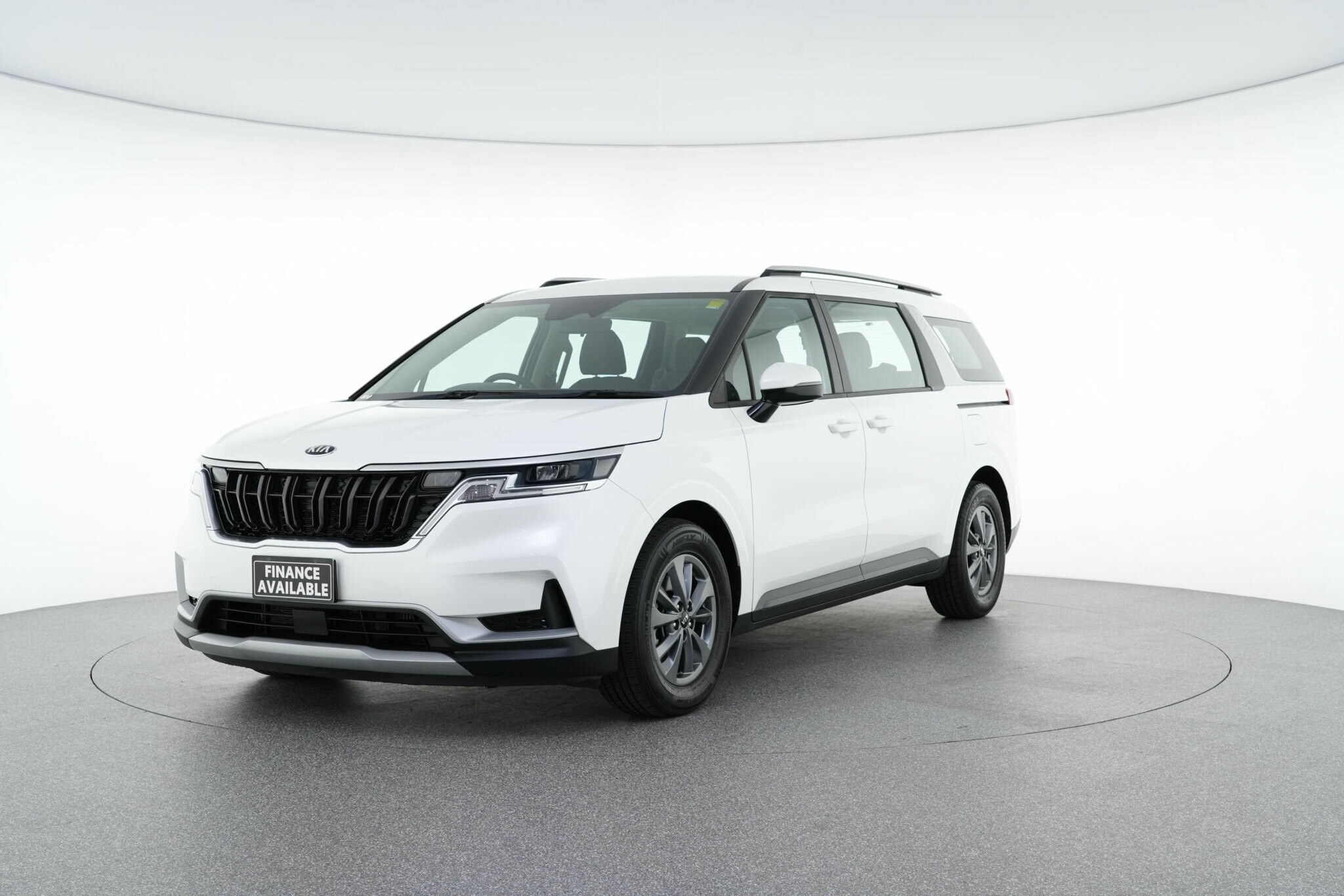 Kia Carnival image 4