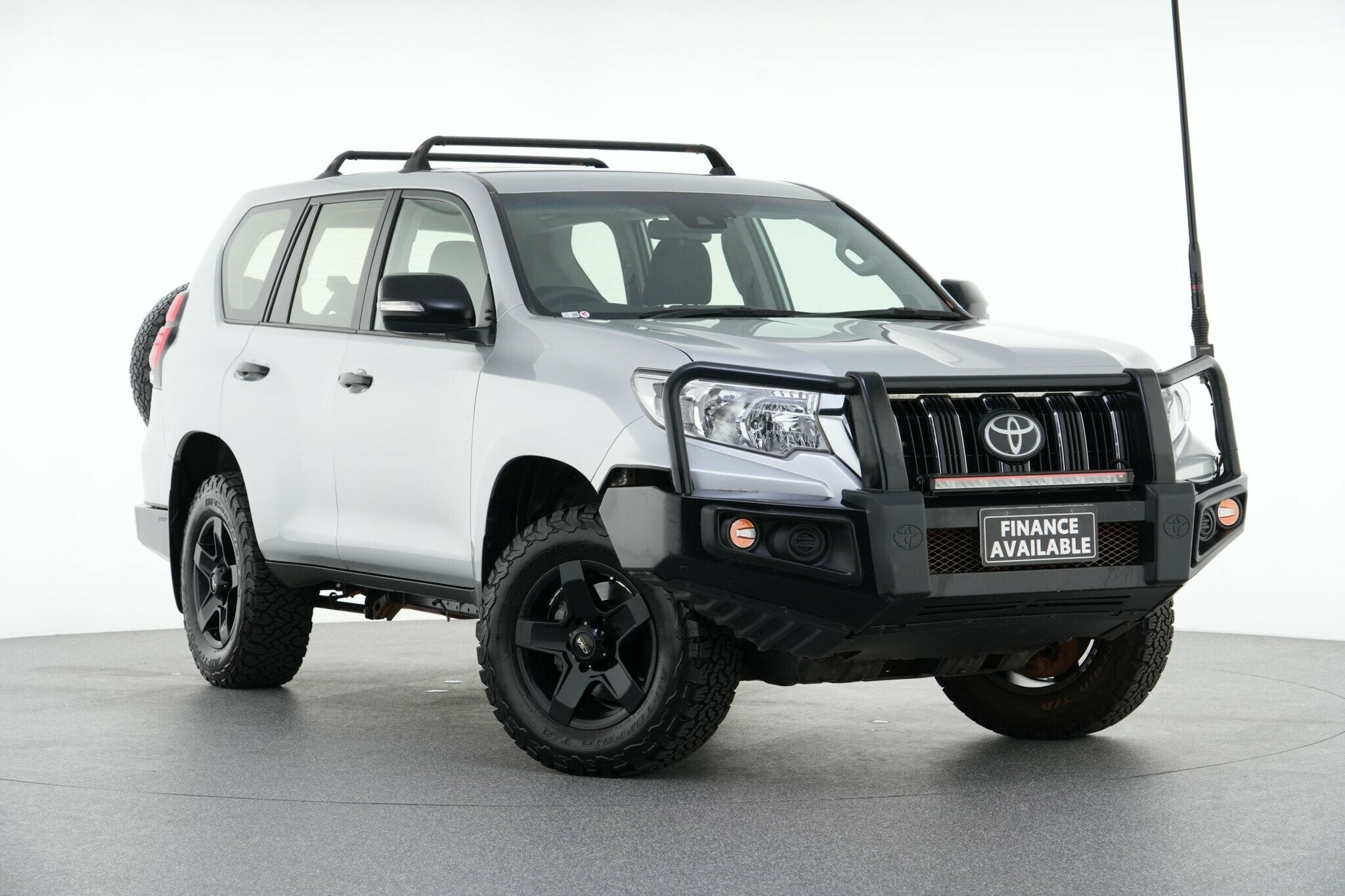 Toyota Landcruiser Prado image 1