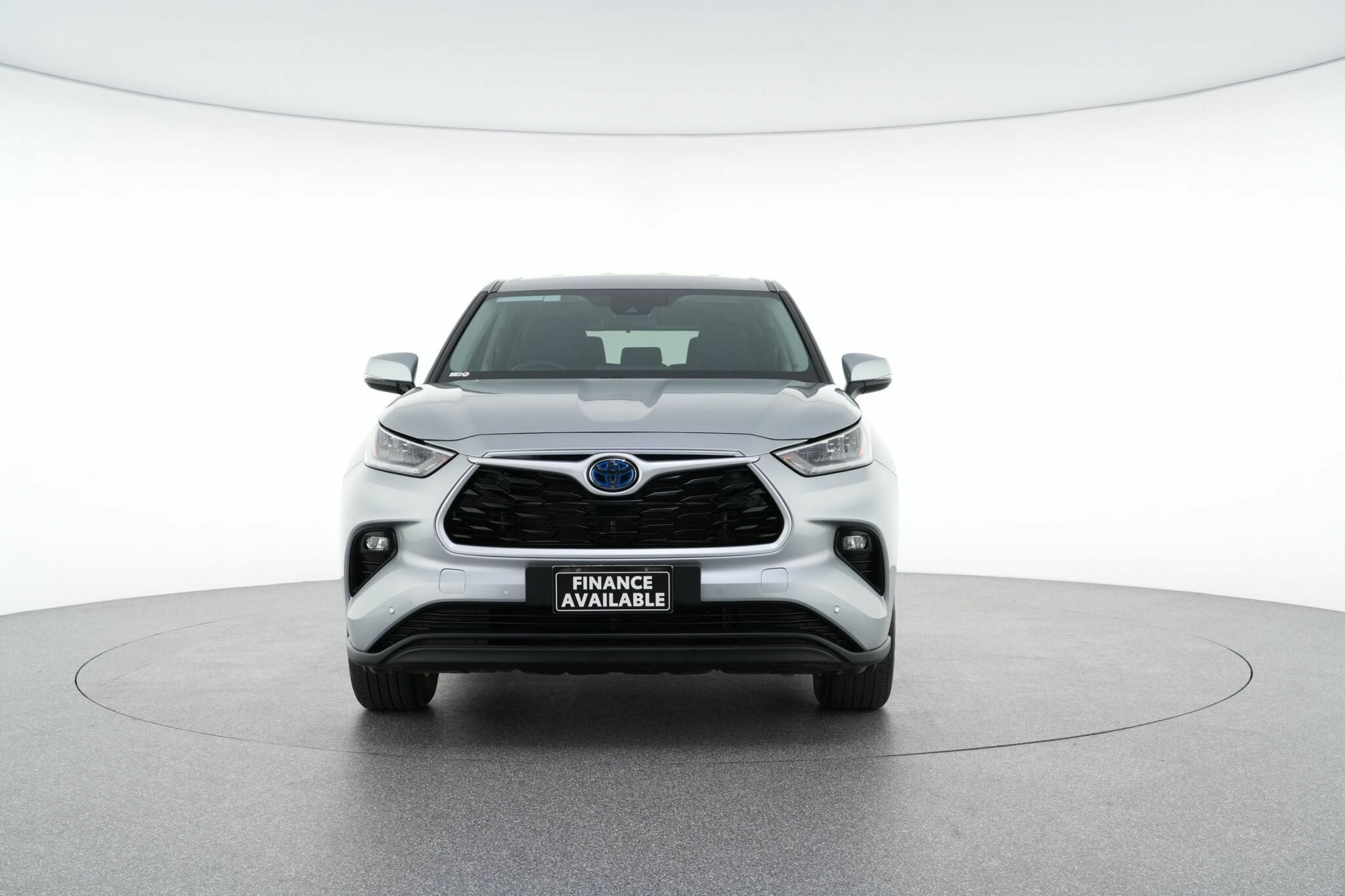 Toyota Kluger image 2