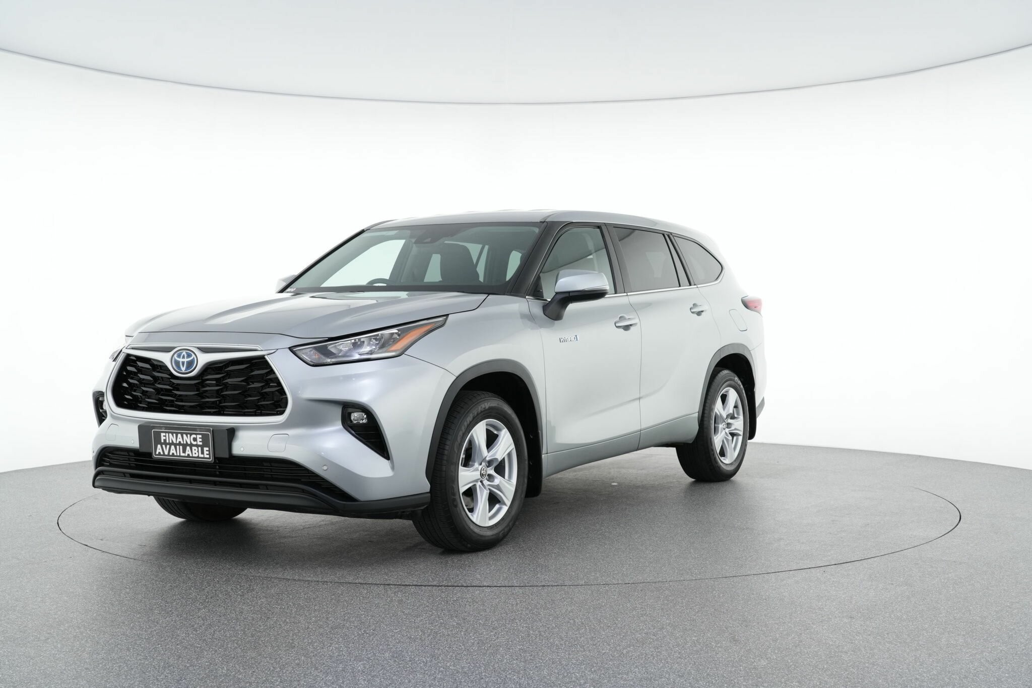 Toyota Kluger image 3