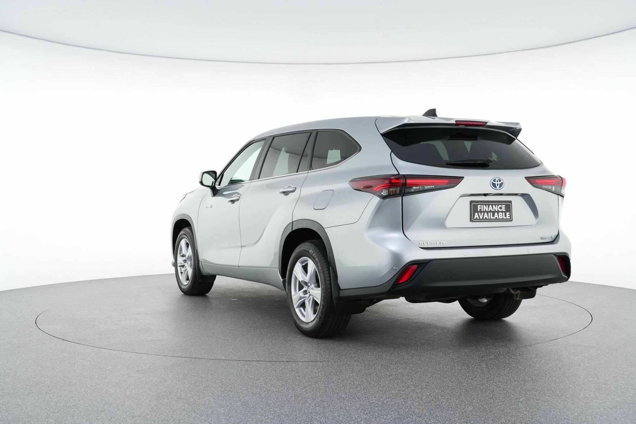 Toyota Kluger image 4