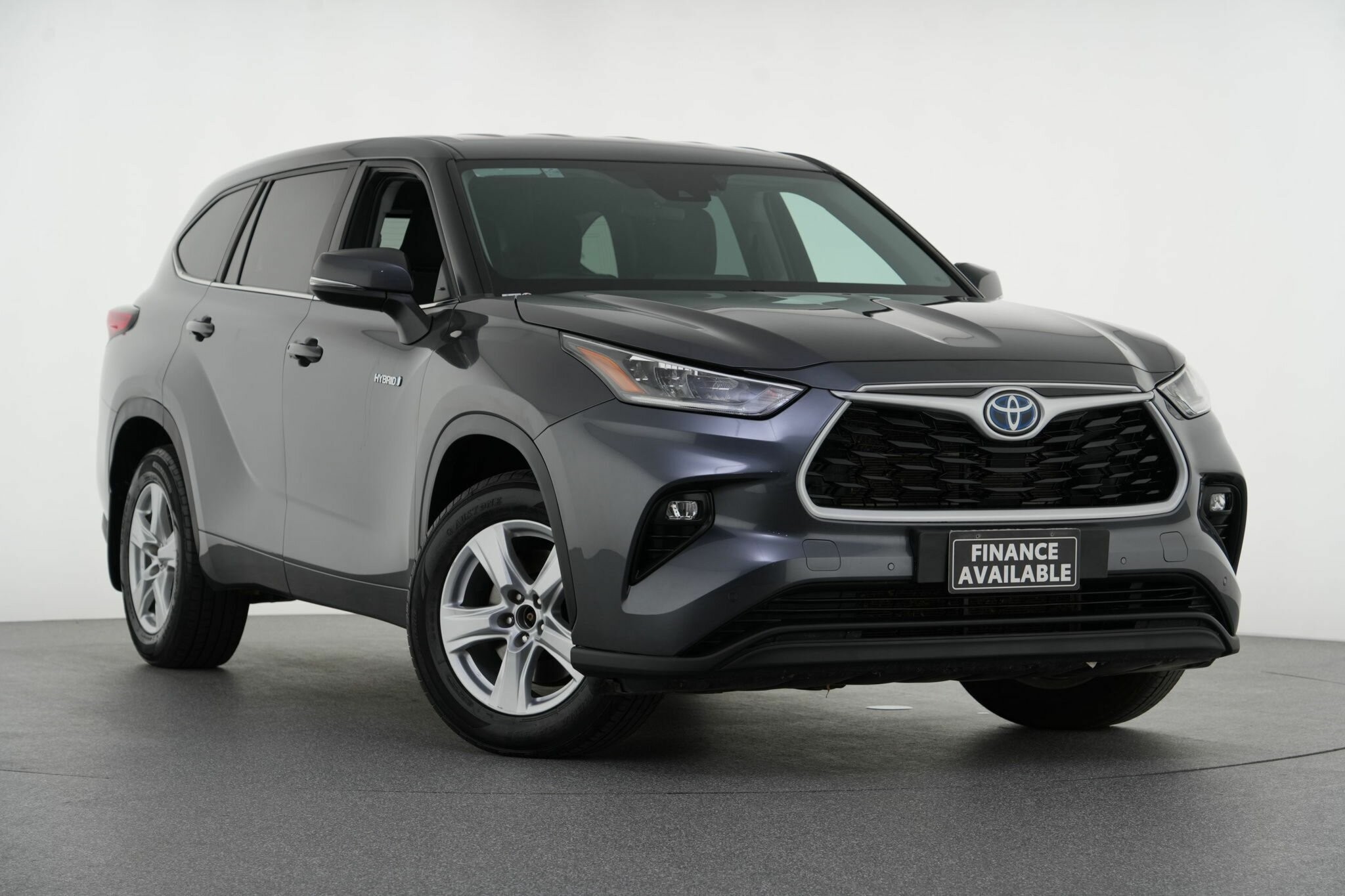 Toyota Kluger image 1